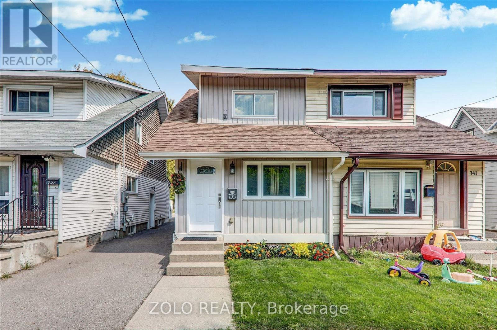 739 Cedar St, Oshawa, ON L1H 4M7