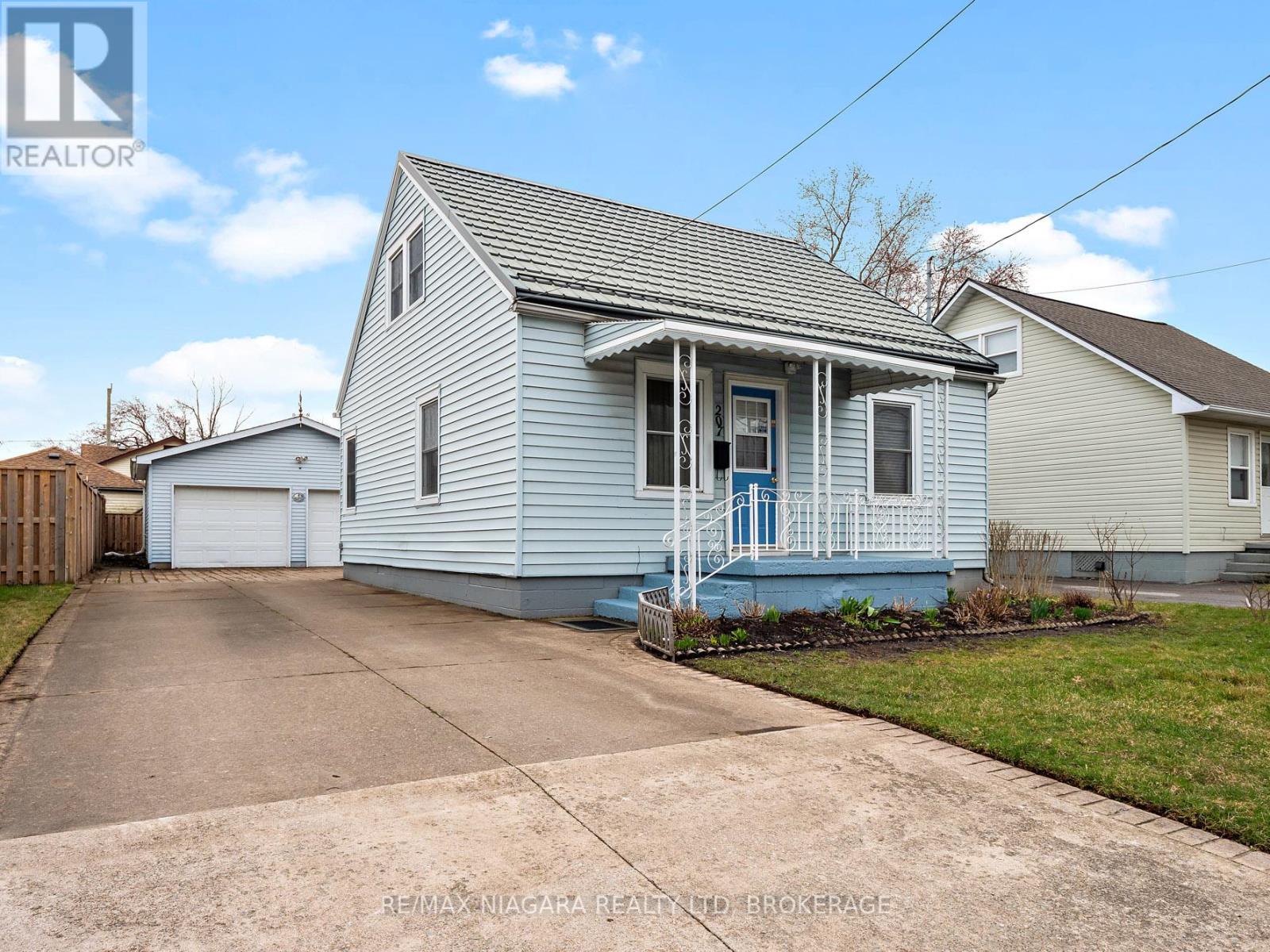 207 Gilmore Rd, Fort Erie, ON L2A 2M2