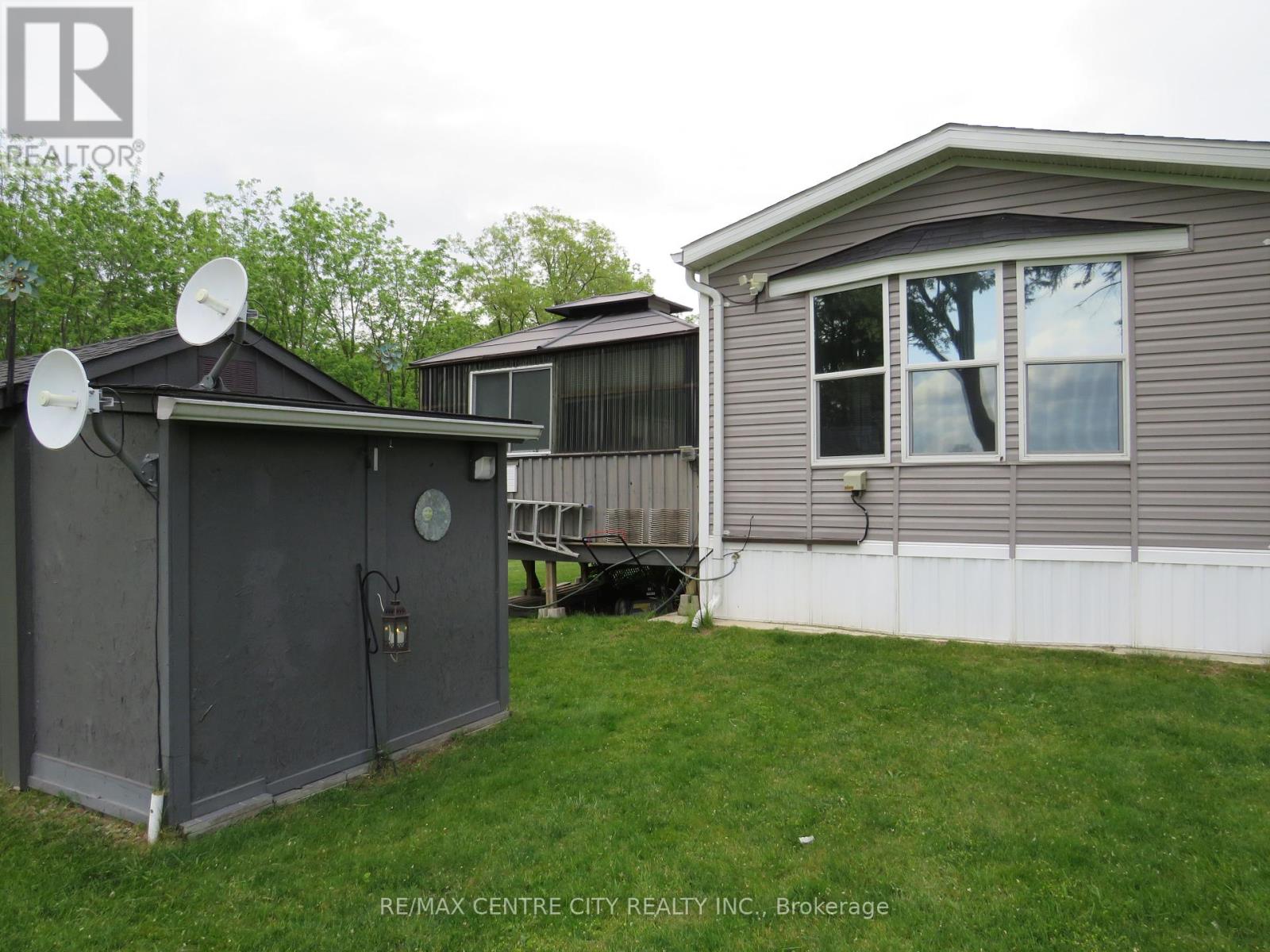 106 15895 Longwoods Rd, Chatham-Kent, ON N0P 1C0