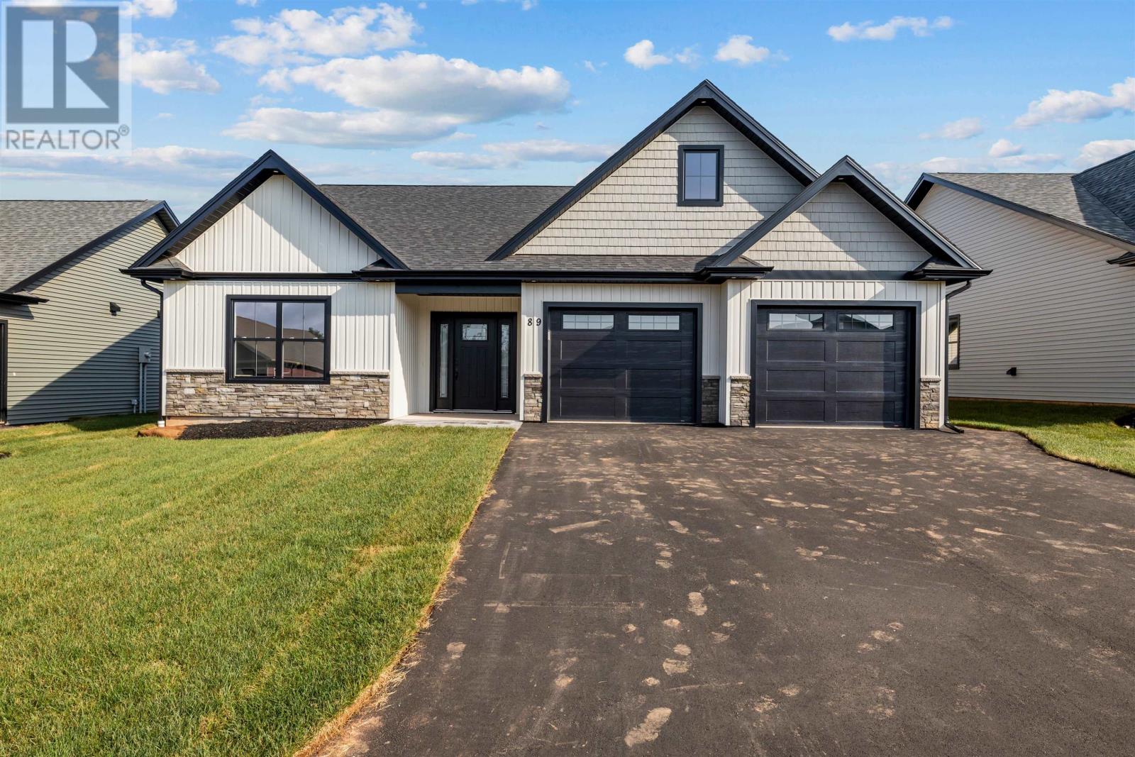 89 Holmes Ln, Charlottetown, PE C1C 0V4