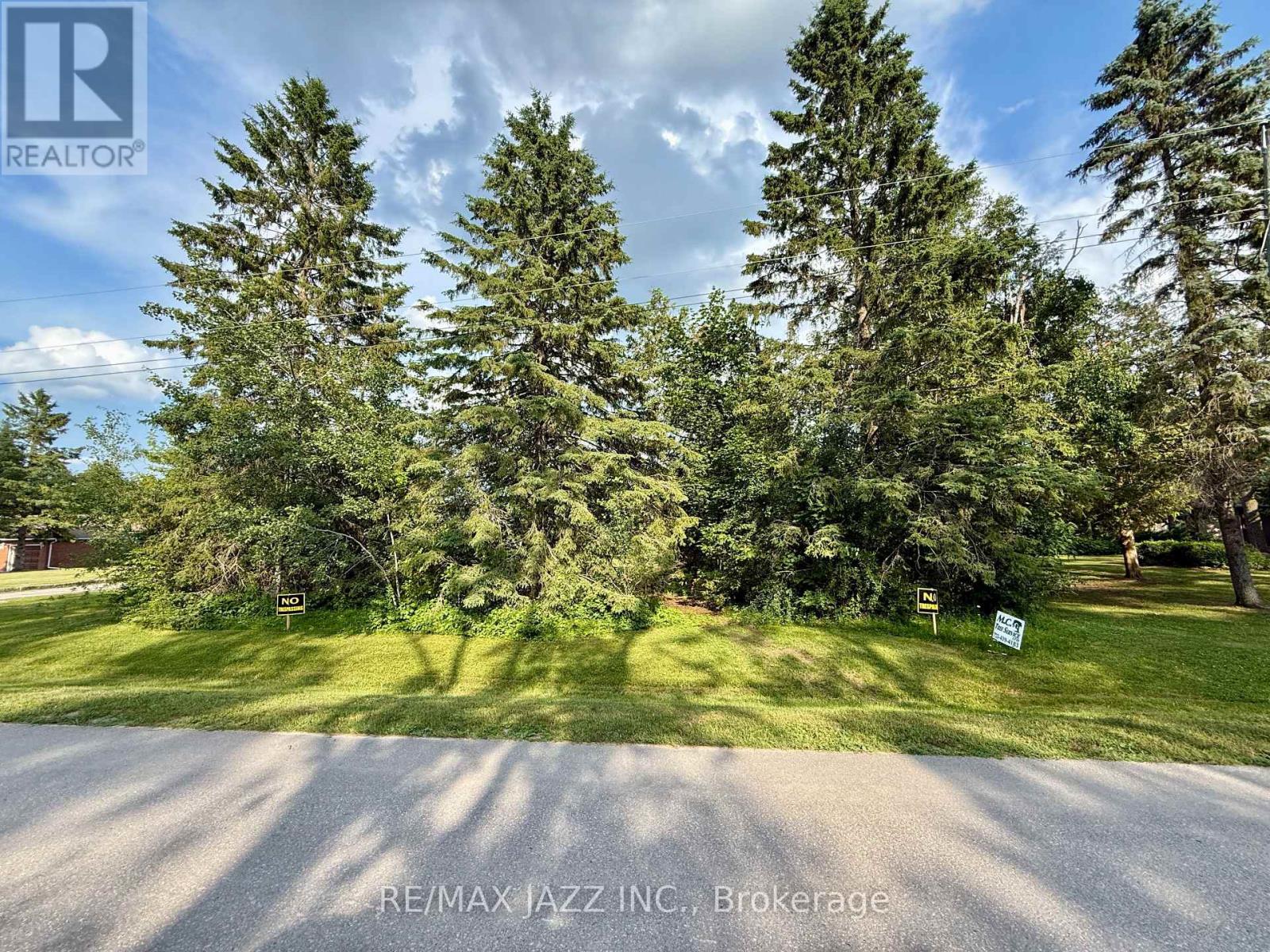 9092 Pinewood Blvd, Kawartha Lakes, ON K0M 2T0