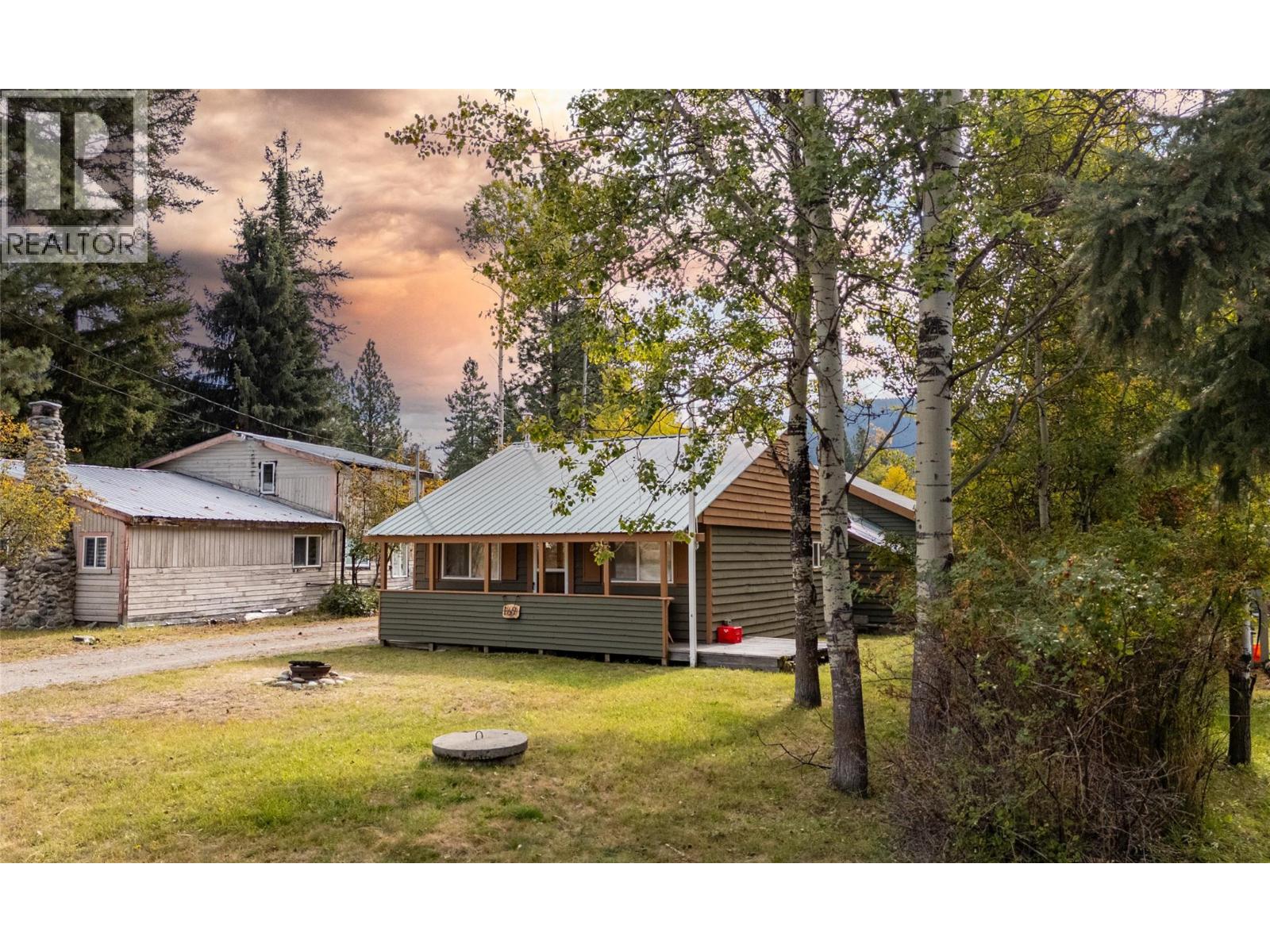 169 6th St, Tulameen, BC V0X 1W0