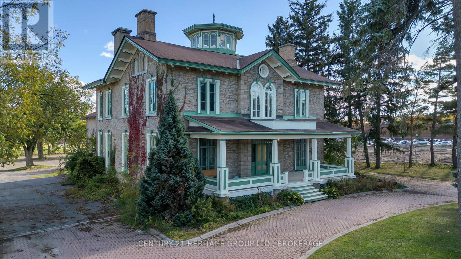 389 King St E, Gananoque, ON K7G 1G6