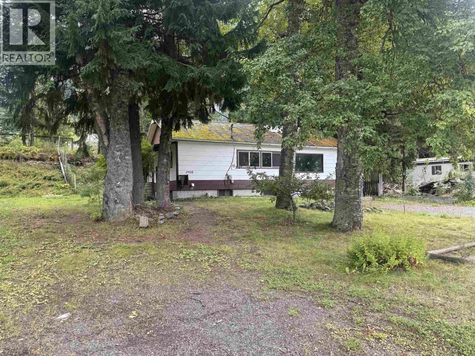 3930 Dobbie St, Terrace, BC V8G 3M7