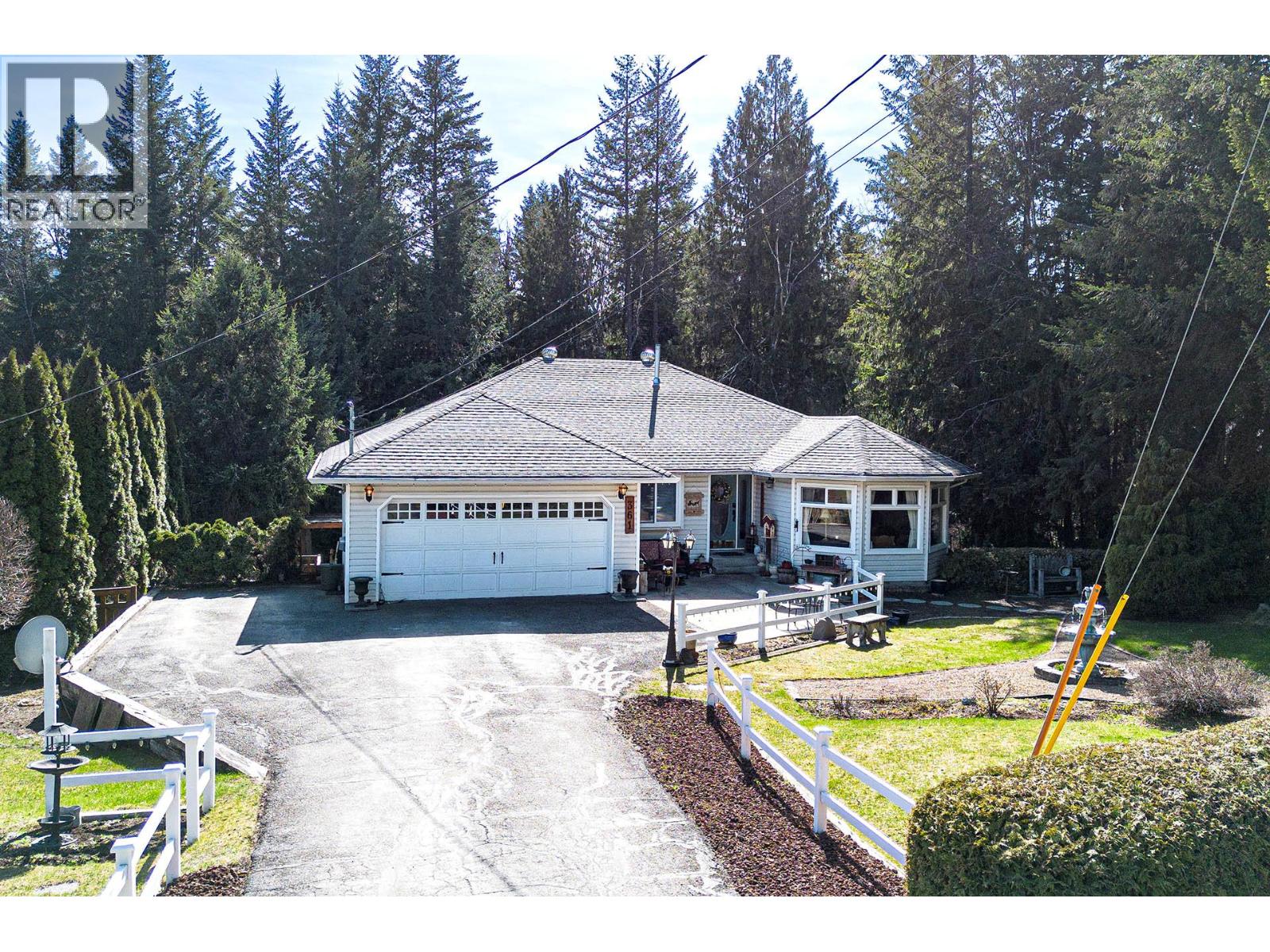 361 Wyndhaven Pl, Clearwater, BC V0E 1N1