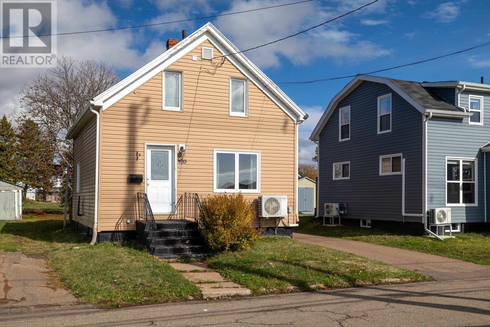 469 N Market St, Summerside, PE C1N 1M4