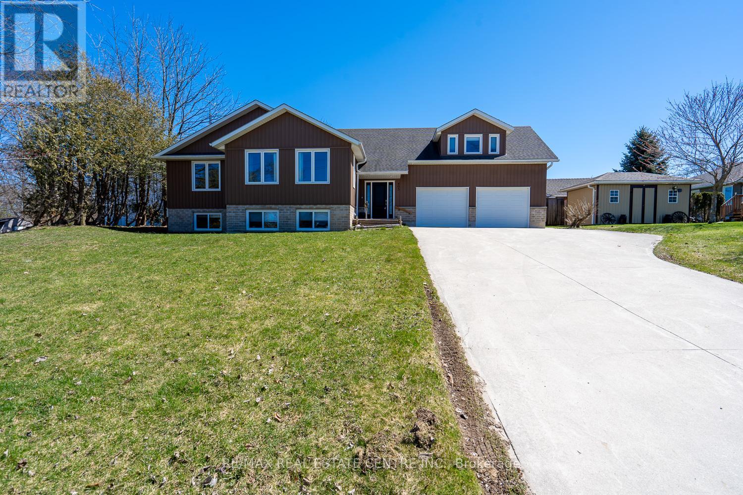 405 Minnie St, North Huron, ON N0G 2W0