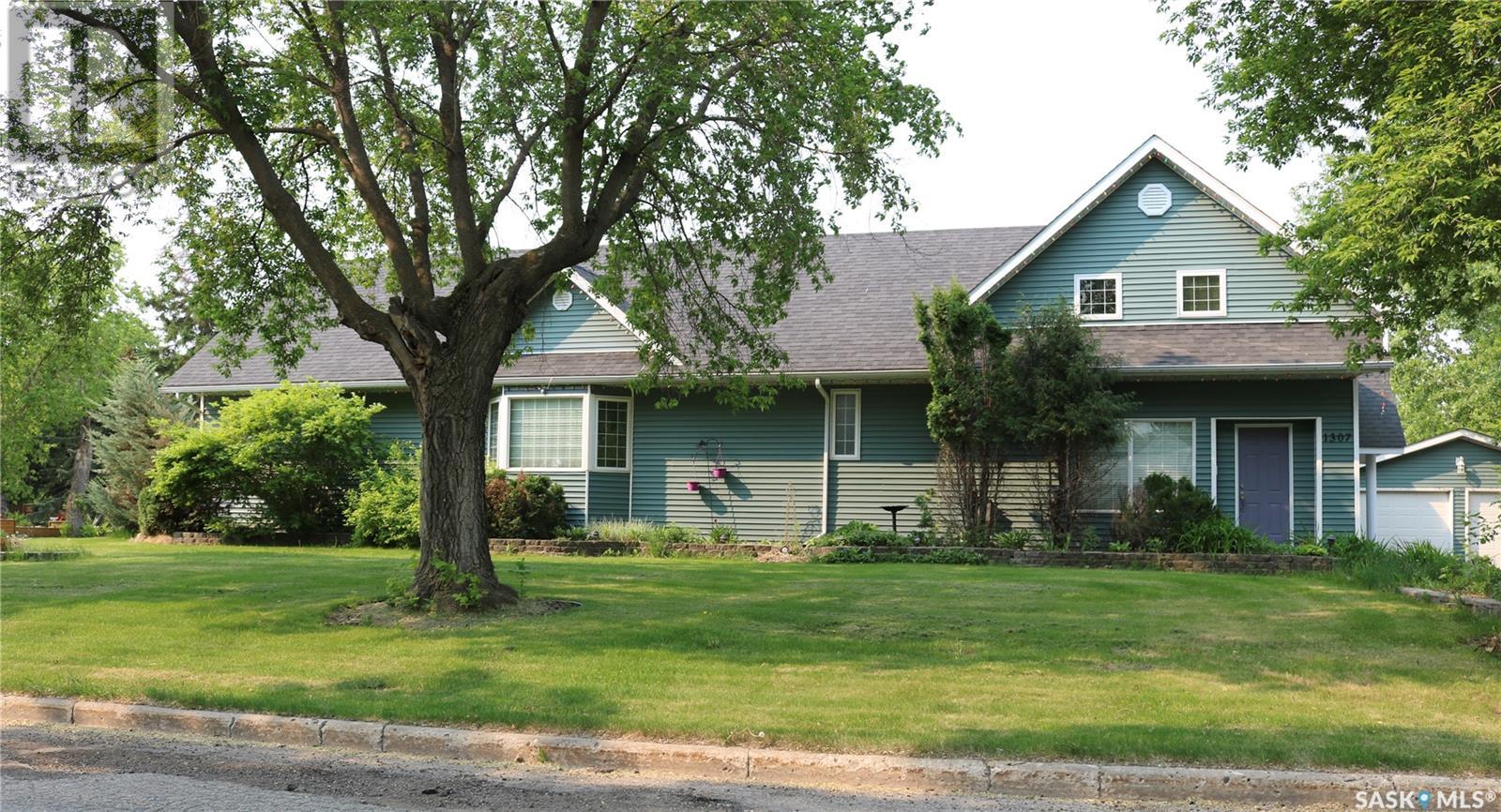1307 Windover Ave, Moosomin, SK S0G 3N0