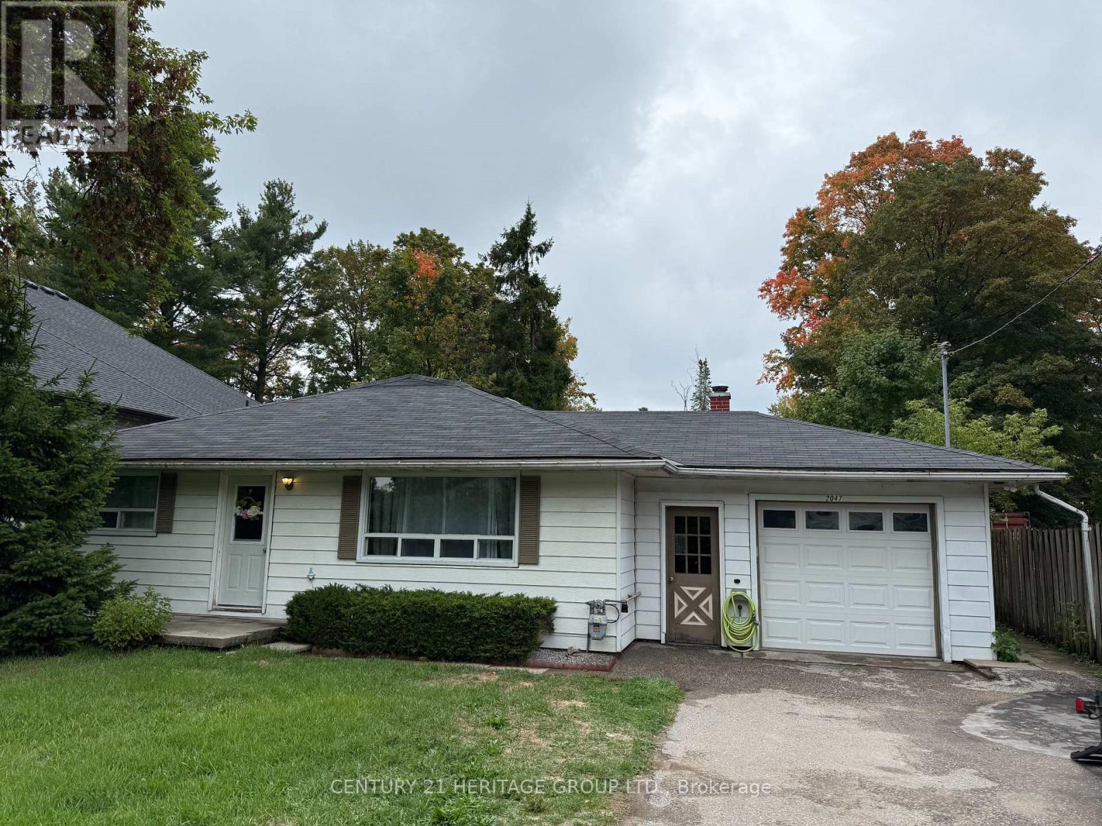 2047 Inglewood Dr, Innisfil, ON L9S 1Z1