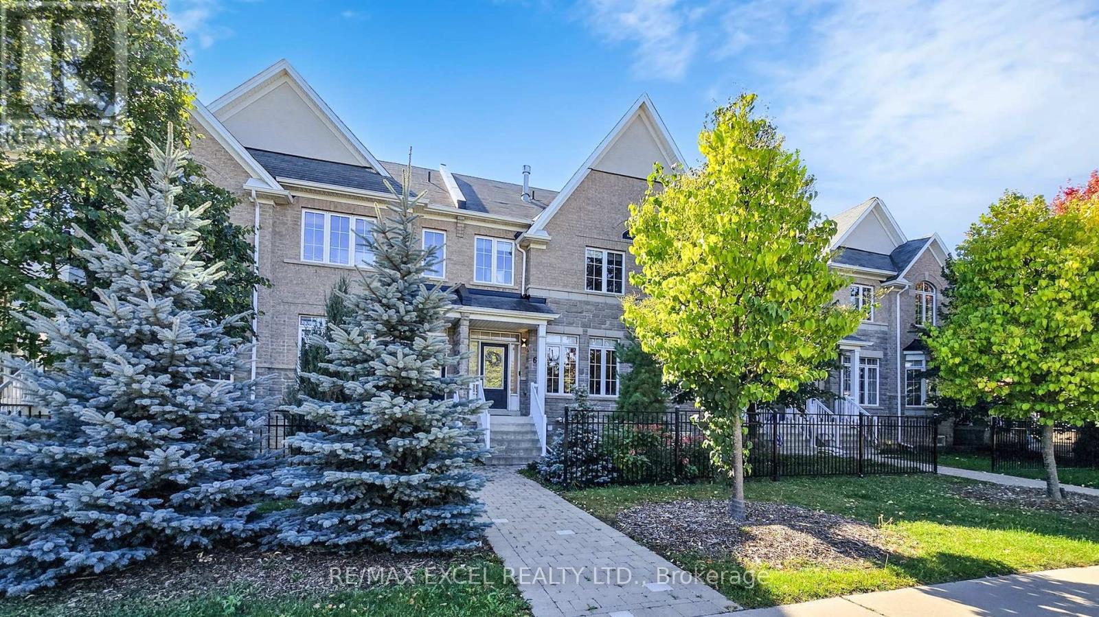 62 Mack Clement Ln, Richmond Hill, ON L4S 0G2
