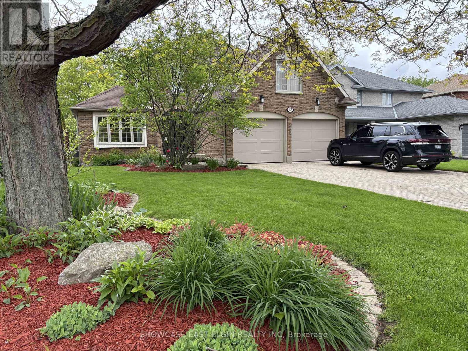 28 Sinclair Cres, Aylmer, ON N5H 3B7