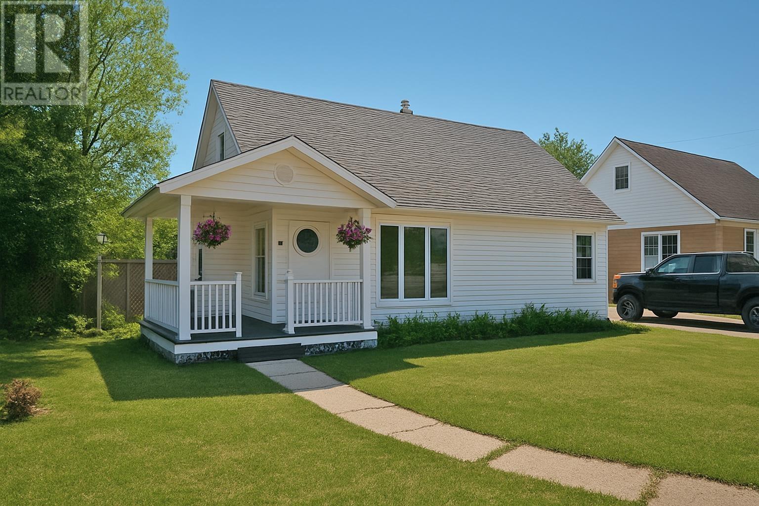 66 Hudson Dr, Terrace Bay, ON P0T 2W0