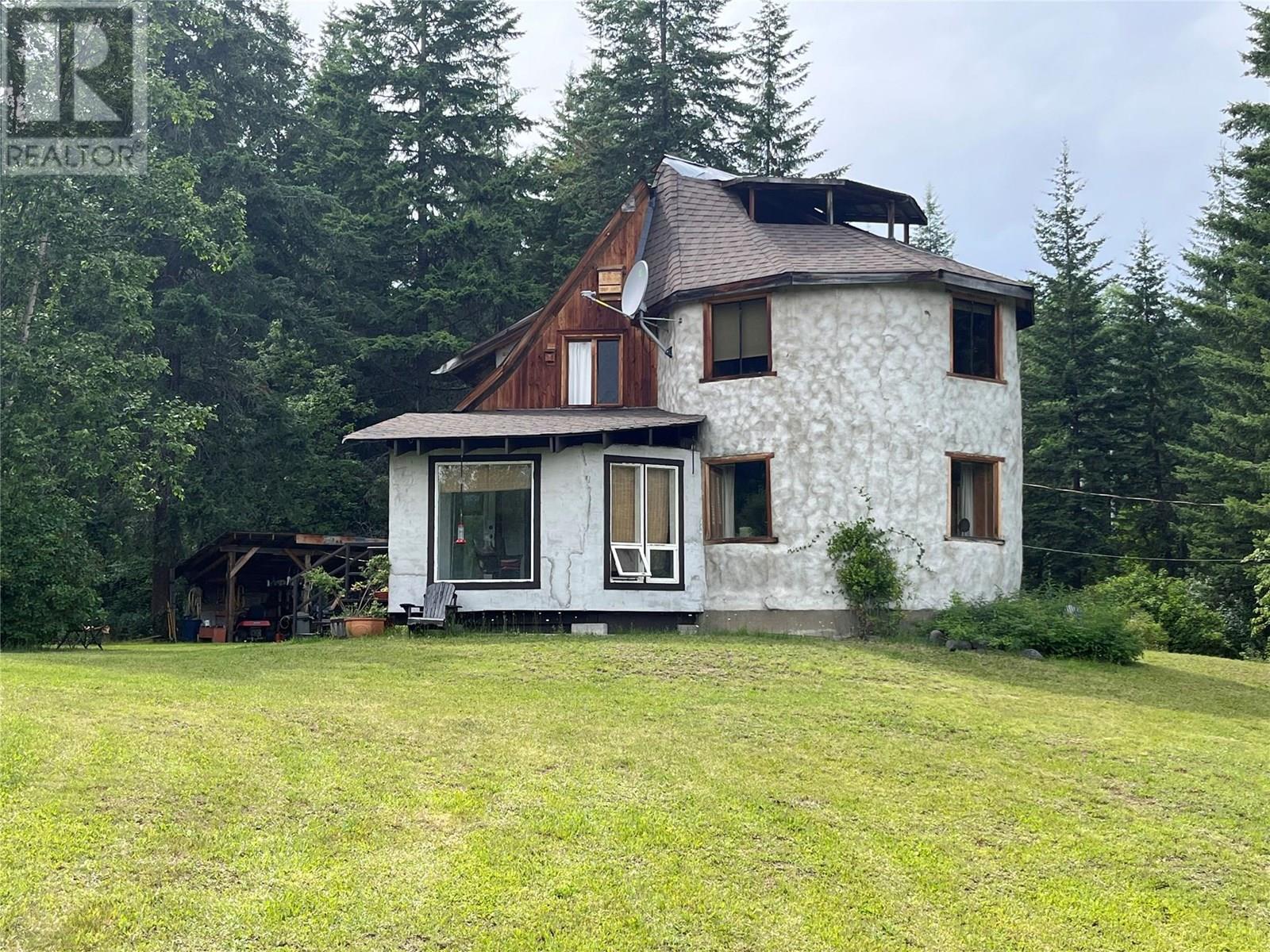 3873 Mcnab Rd, Clearwater, BC V0E 2C0