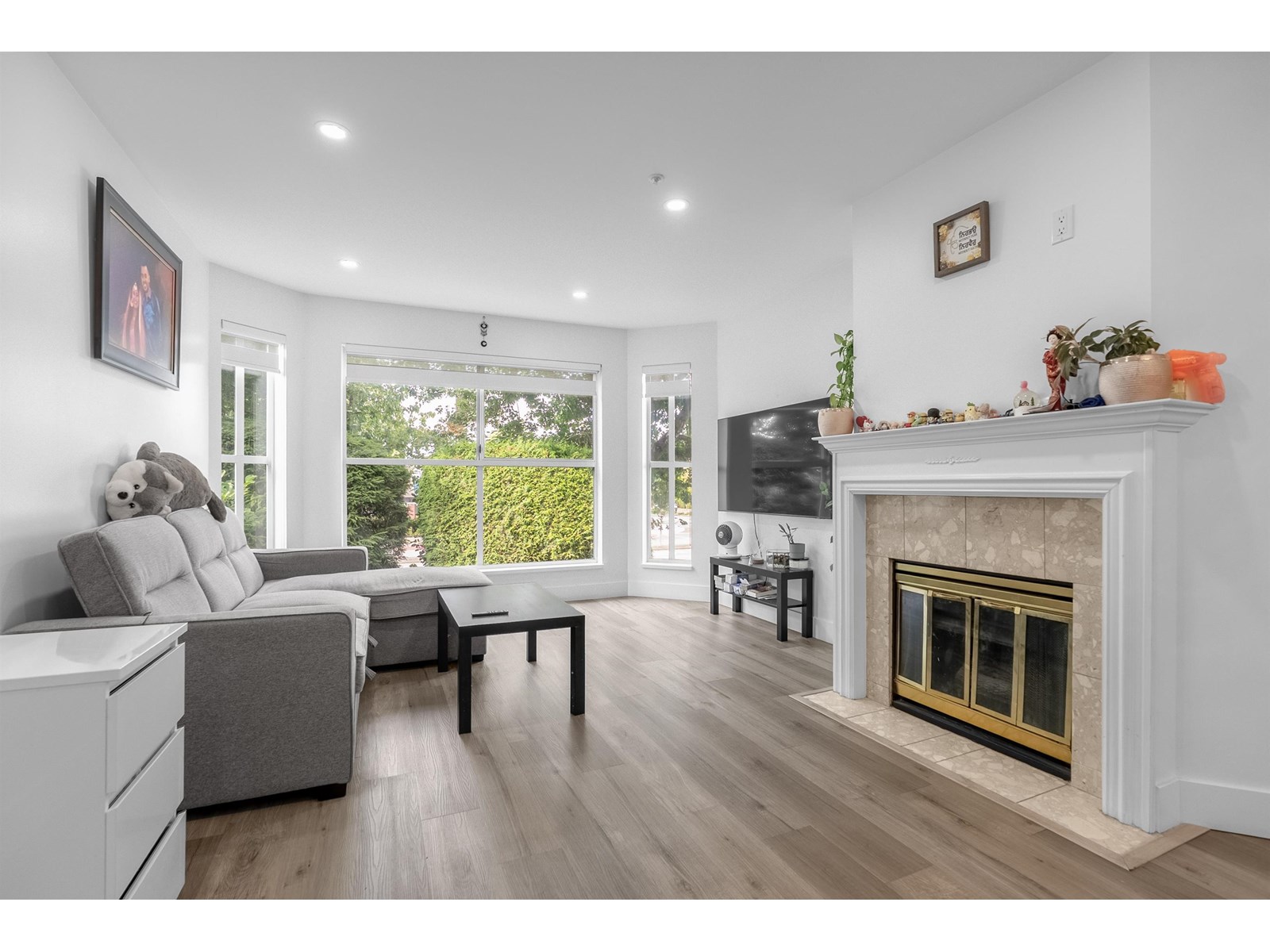 7171 121 Street Unit 210, Surrey, BC V3W 1G9