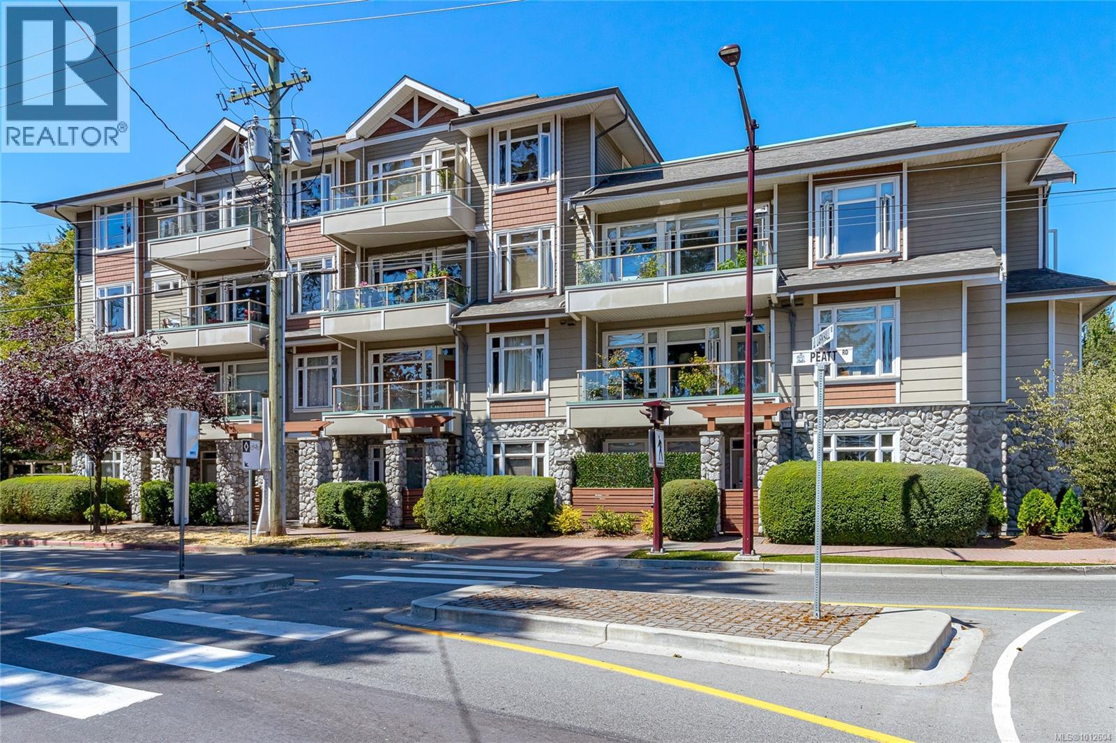 2706 Peatt Rd Unit 301 Rd, Langford, BC V9B 3V3