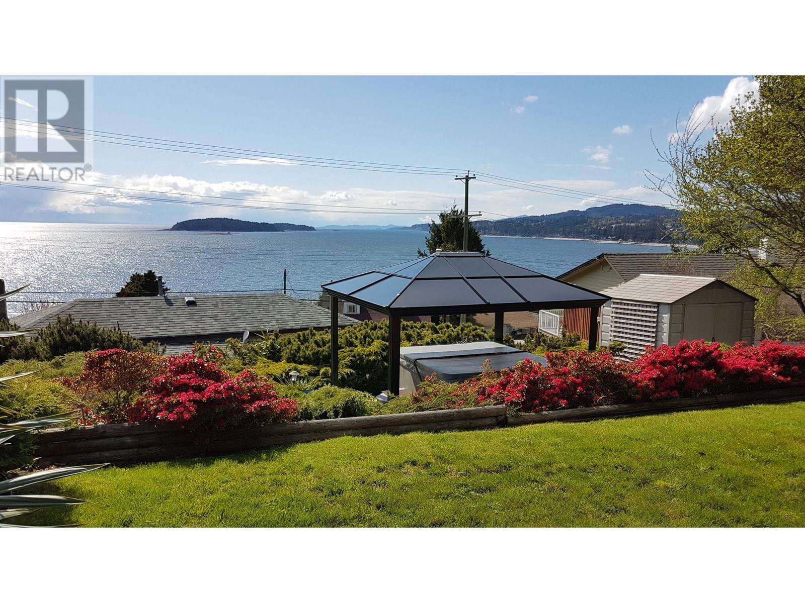 5218 Sunshine Coast Hwy, Sechelt, BC V7Z 0C1