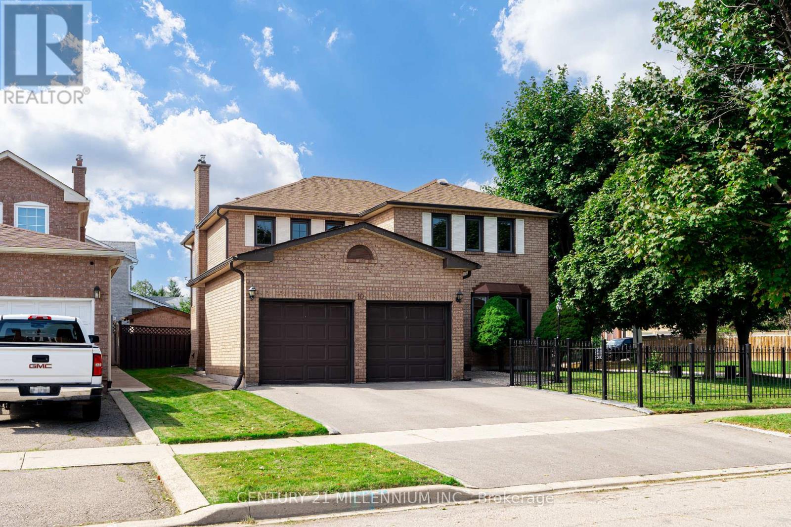 10 Phelps Dr, Brampton, ON L6X 3V4
