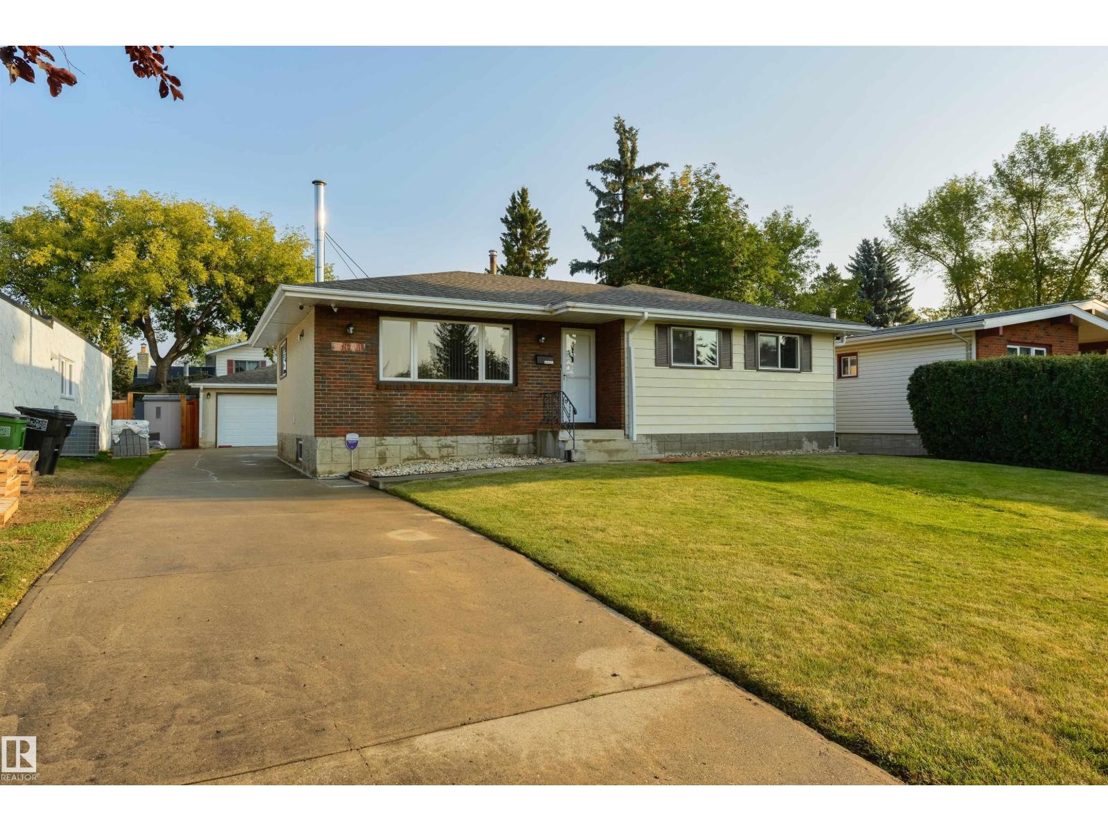 35 Av Nw Unit 10524, Edmonton, AB T6H 4Z5