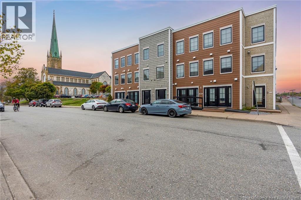 139 Waterloo St, Saint John, NB E2L 0E8
