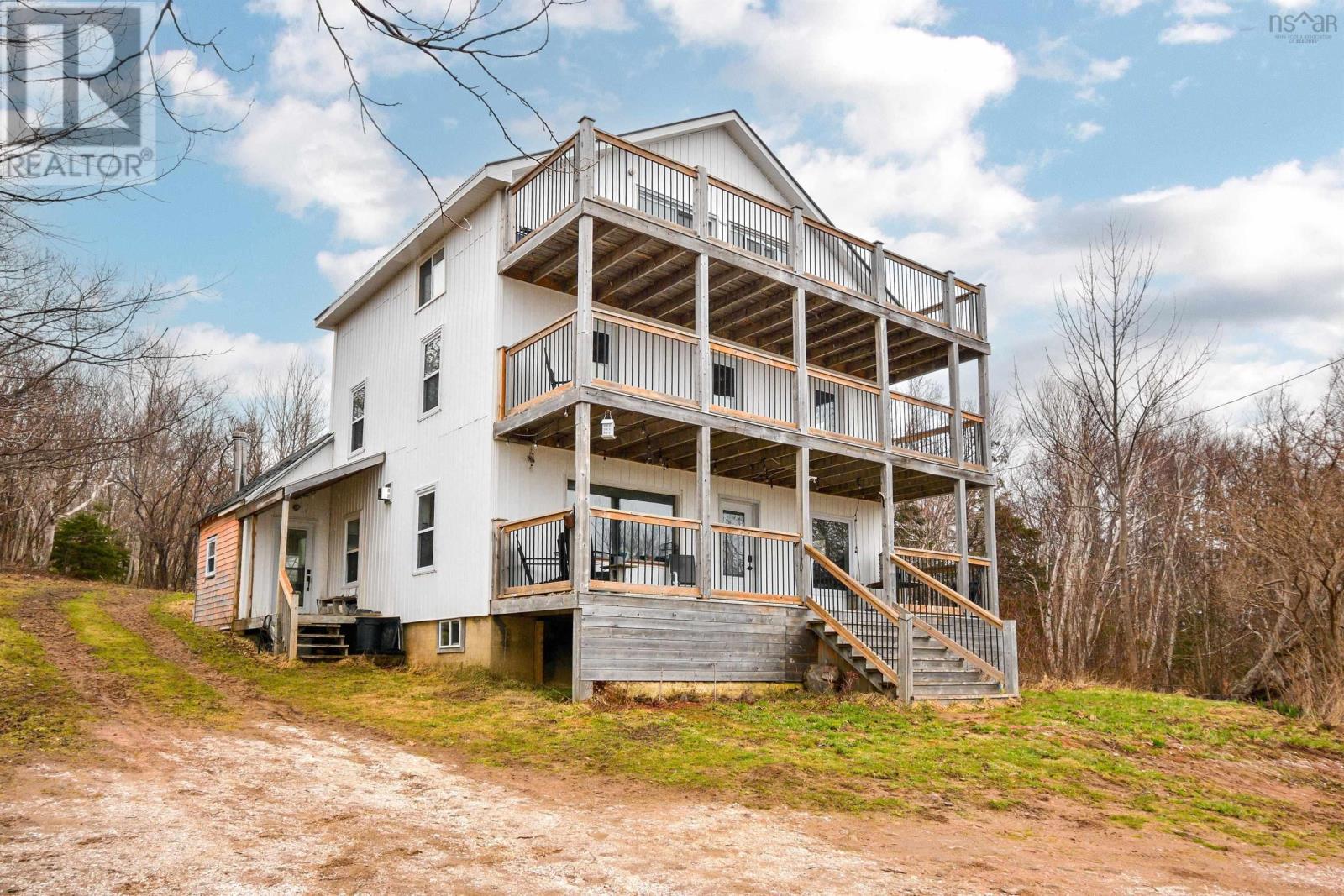 29219 Cabot Trl, Cape North, NS B0C 1G0