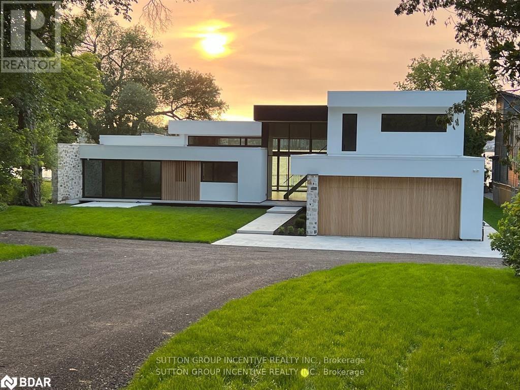 36 White Oaks Rd, Barrie, ON L4N 4B9