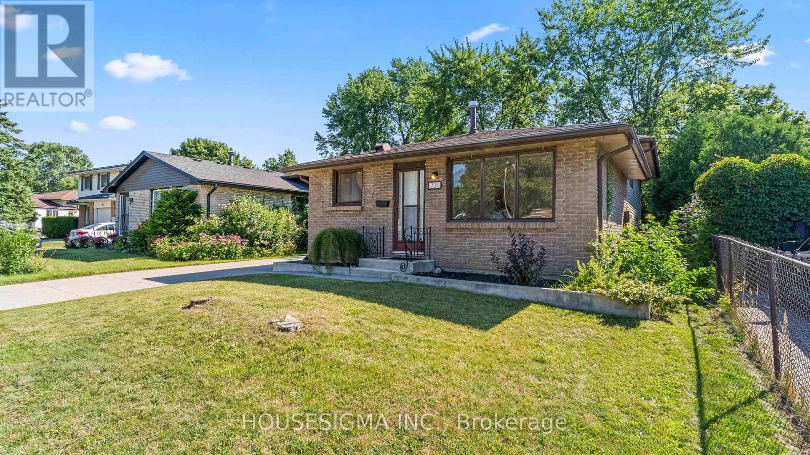 703 Millbank Dr, London, ON N6E 1Y7