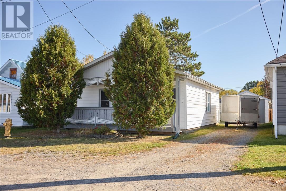 6 Clyde St, Capreol, ON P0M 1H0