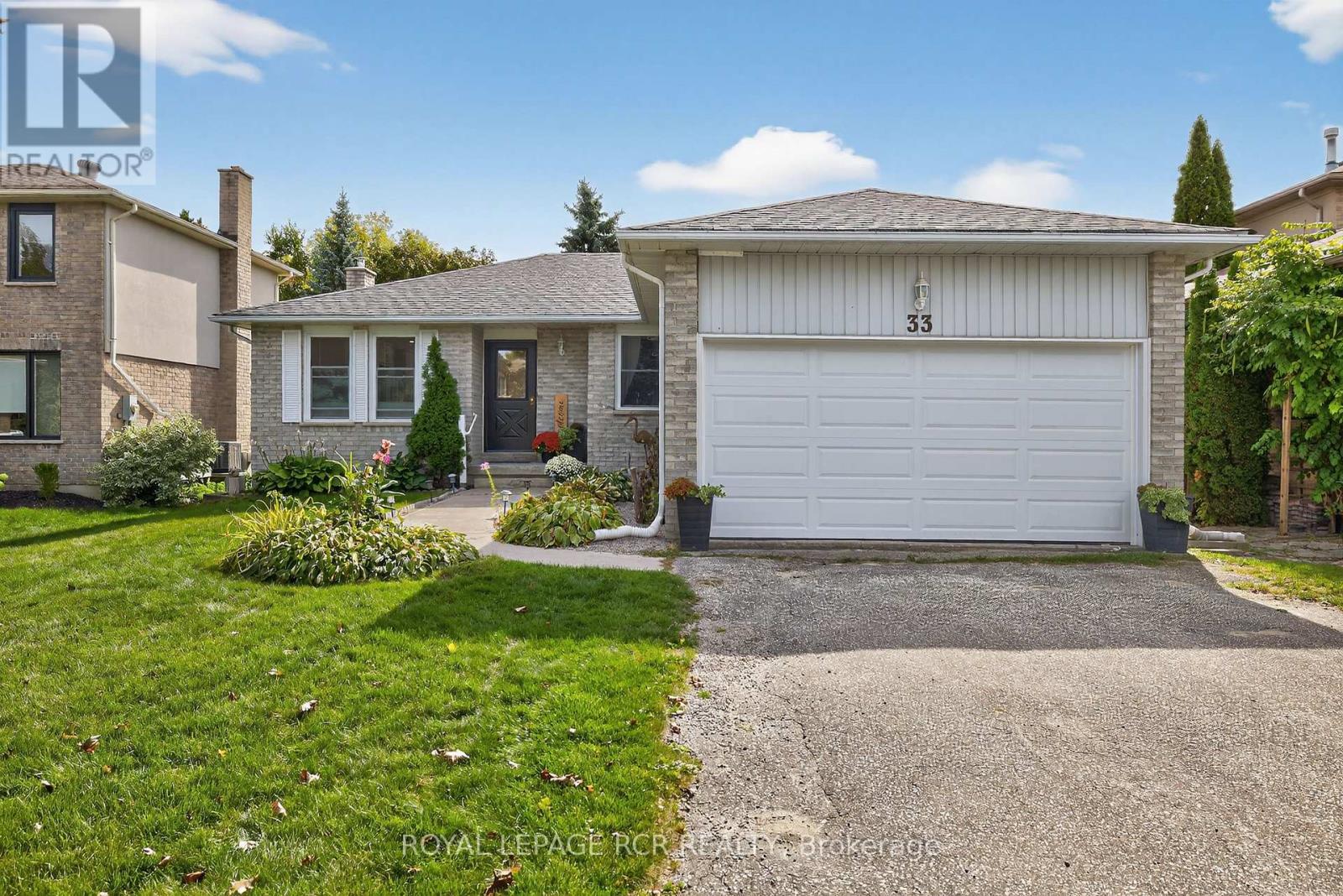 33 Summerhill Rd, East Gwillimbury, ON L9N 1C6