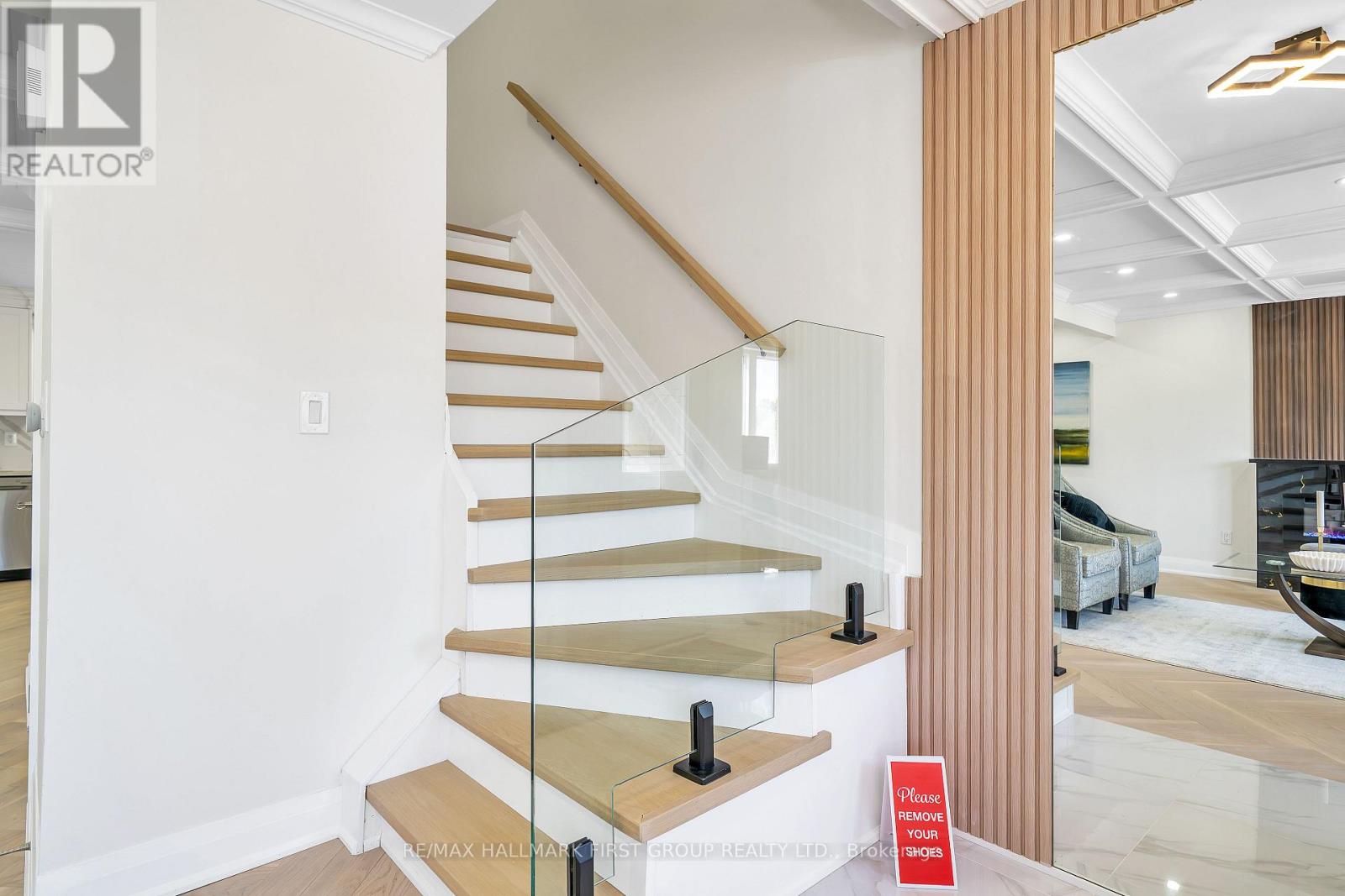 195 Castlebar Cres, Oshawa, ON L1J 7B3