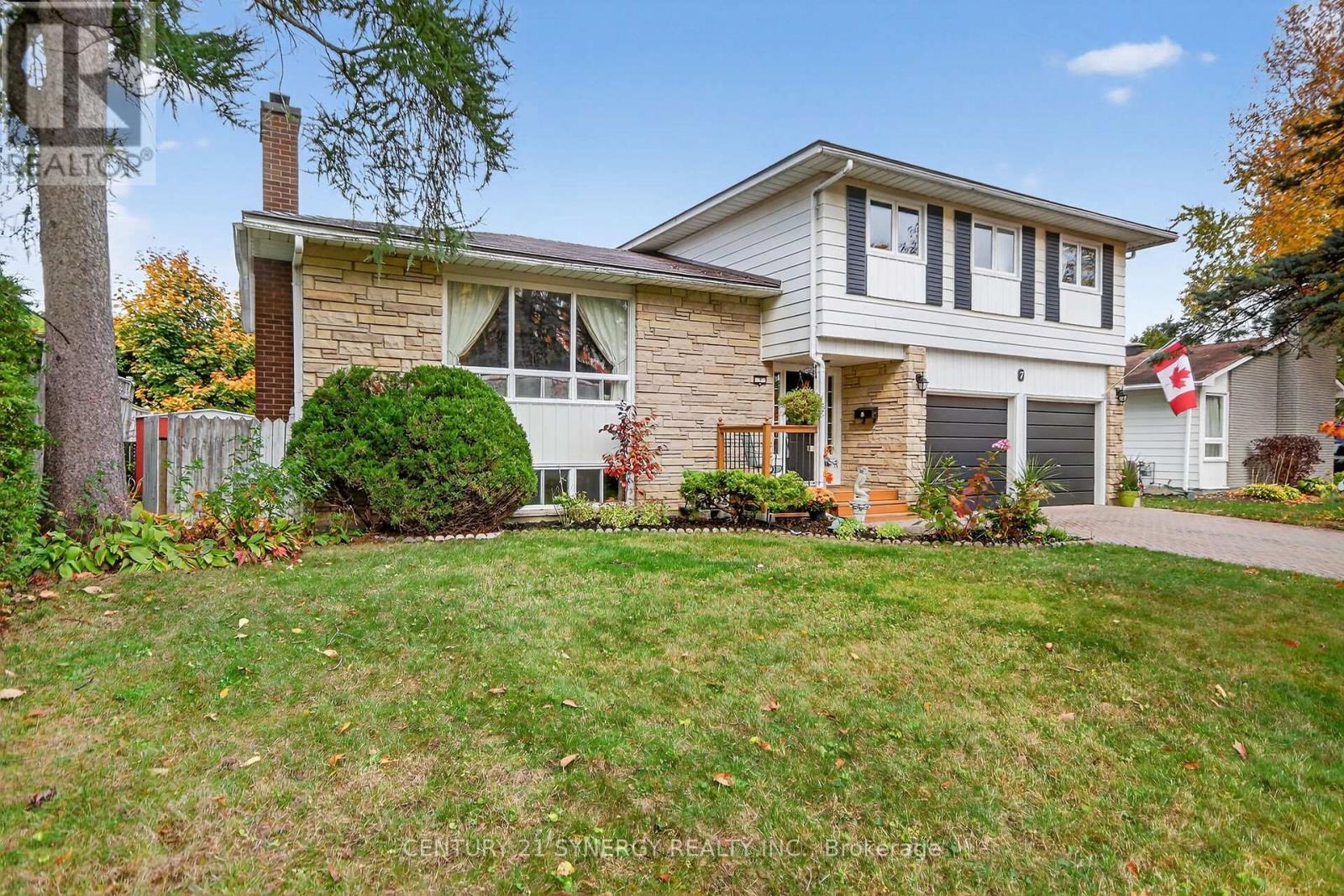 7 St Remy Dr, Ottawa, ON K2J 1A5