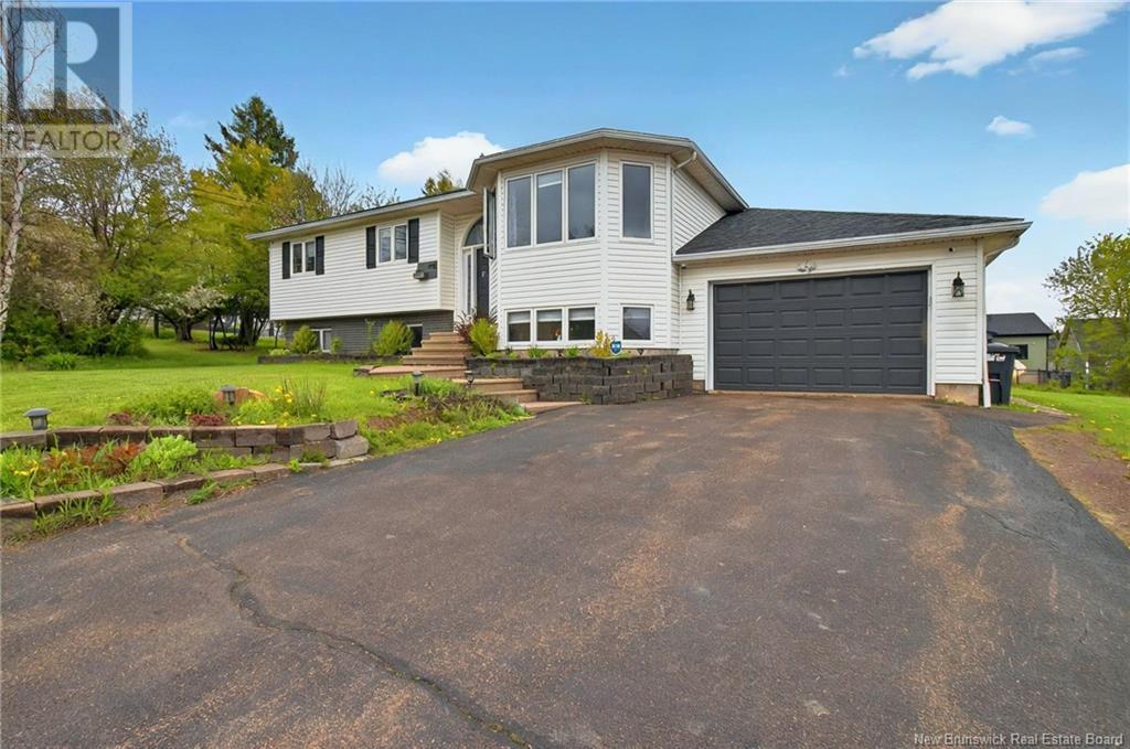 913 Melanson Rd, Dieppe, NB E1A 7P1