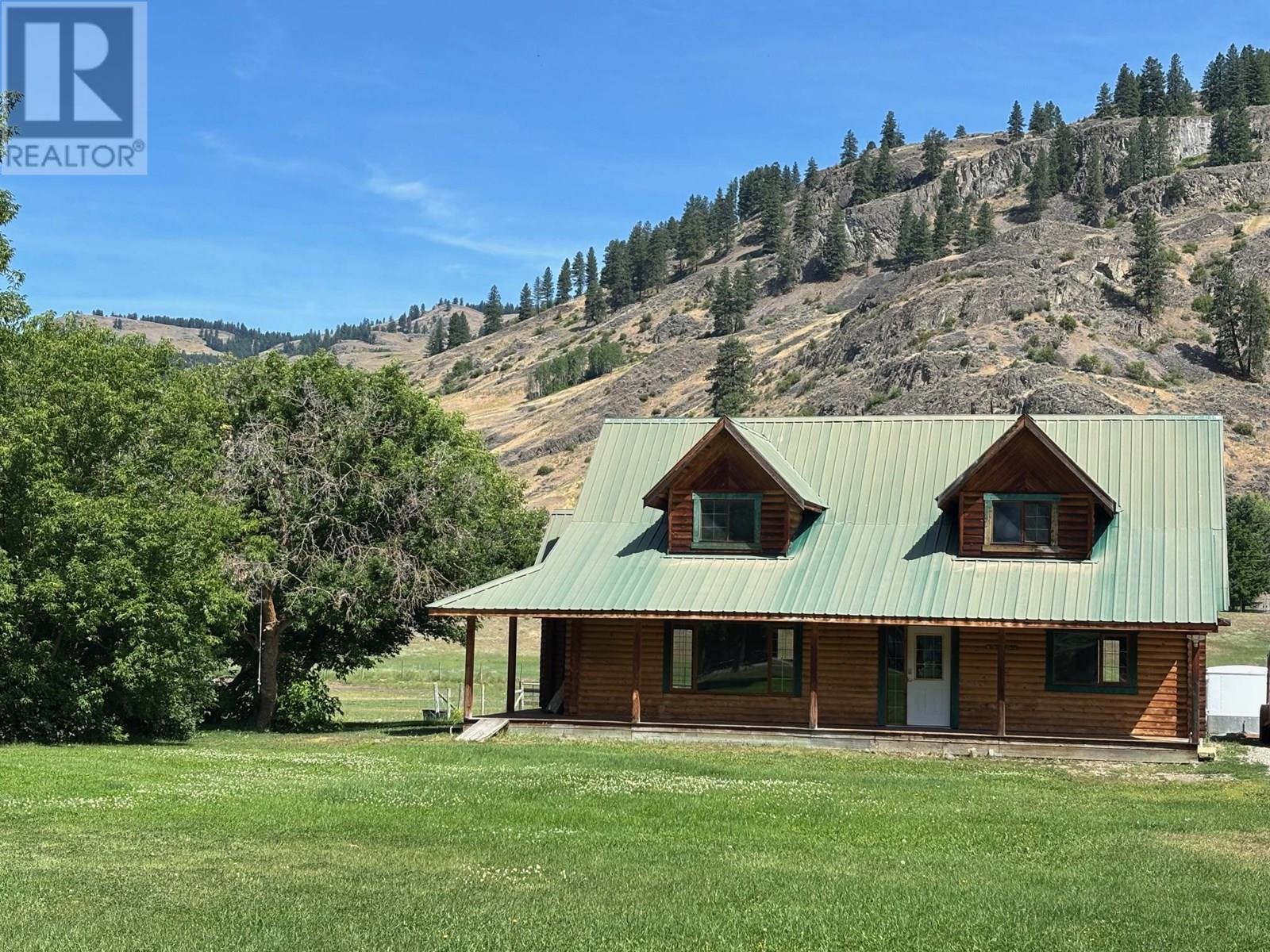 937 Thirteenth Ave, Midway, BC V0H 1M0