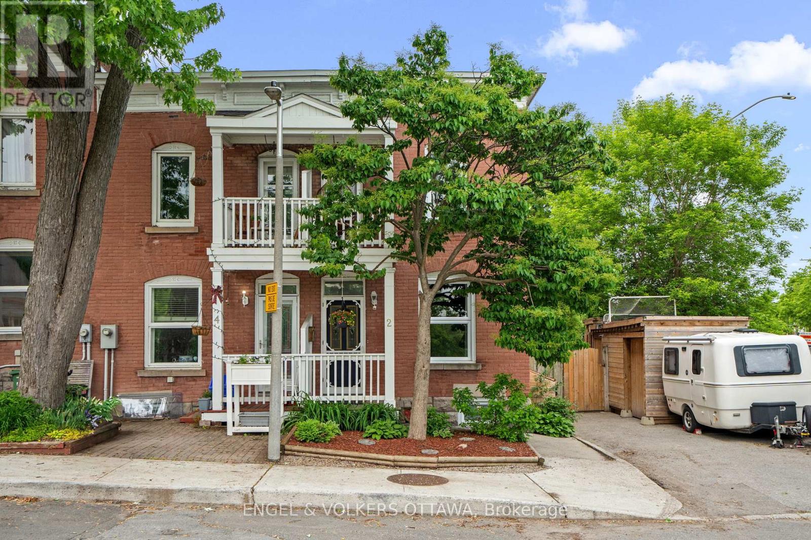 2 Lower Charlotte St, Ottawa, ON K1N 8K1