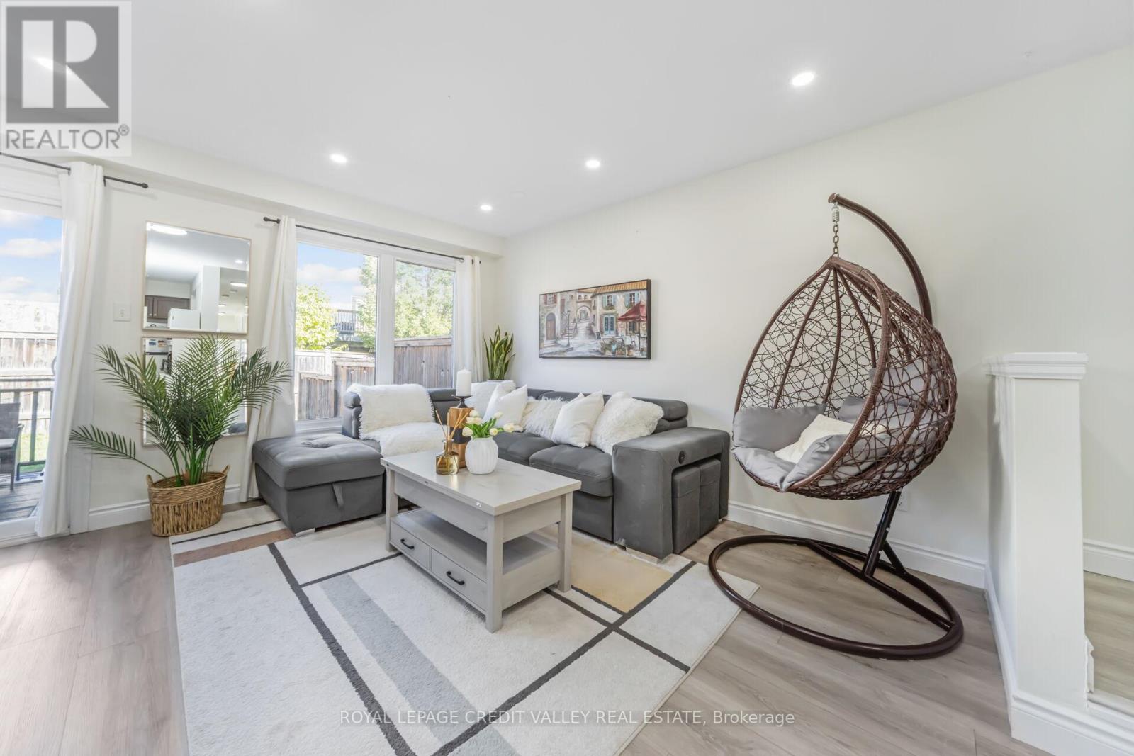 58 Rockcliffe Dr, Kitchener, ON N2R 1W5