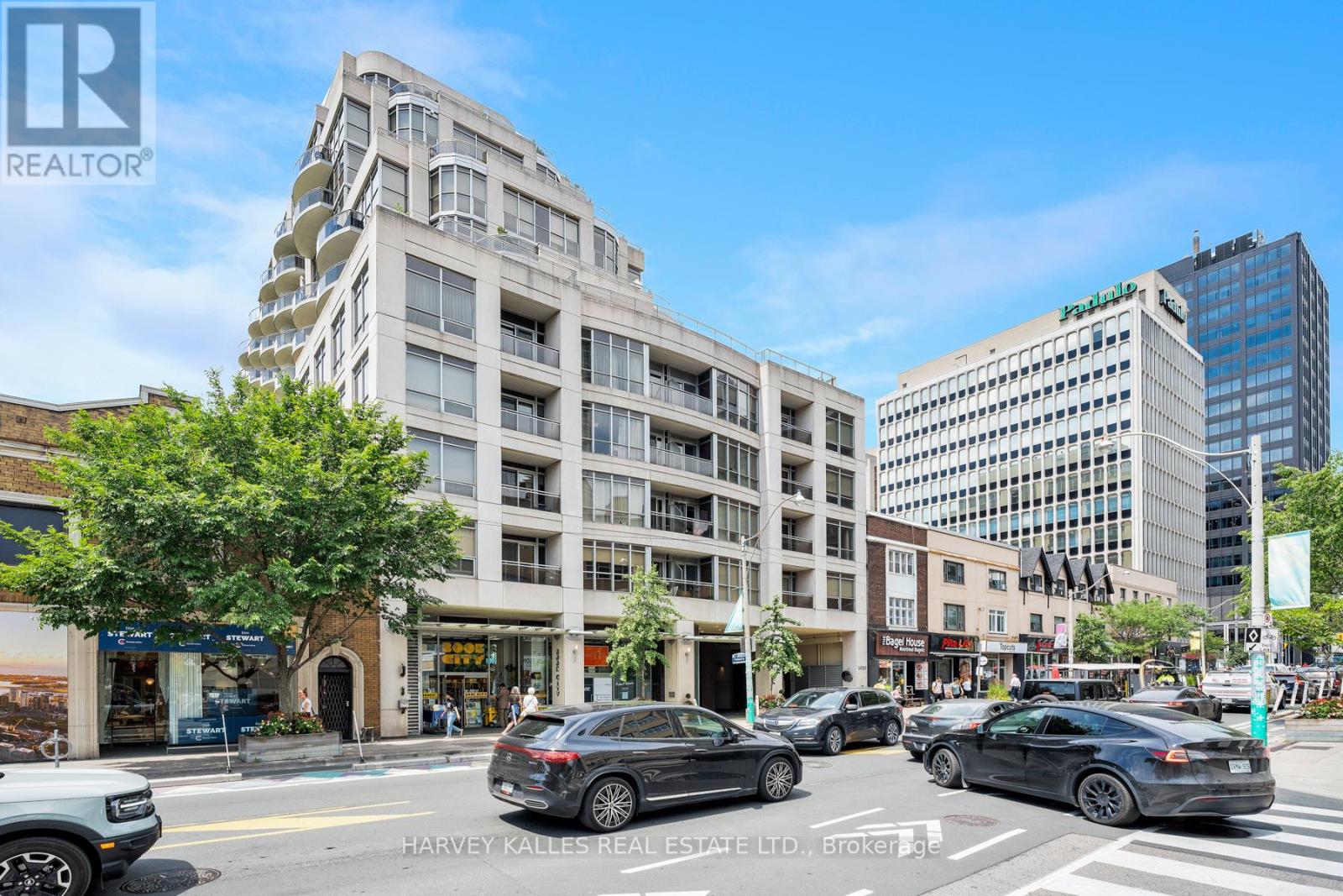 1201 1430 Yonge St, Toronto, ON M4T 1Y6