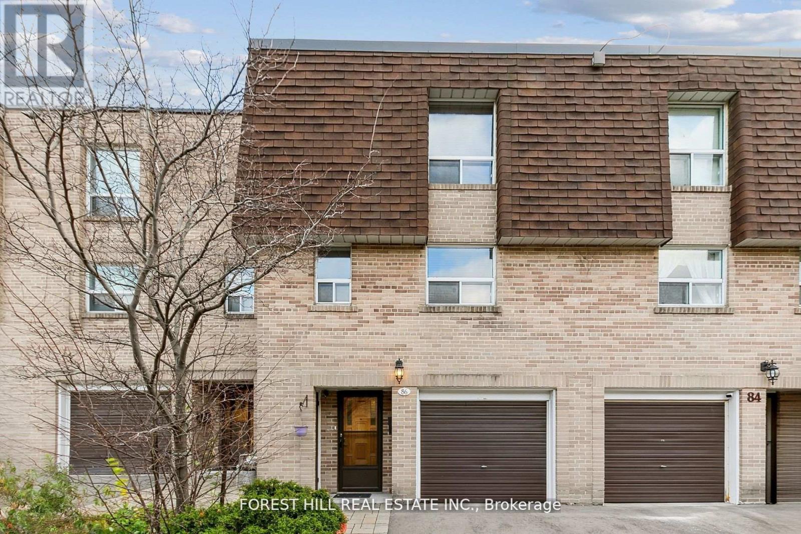 86 Village Greenway, Toronto, ON M2J 1K8