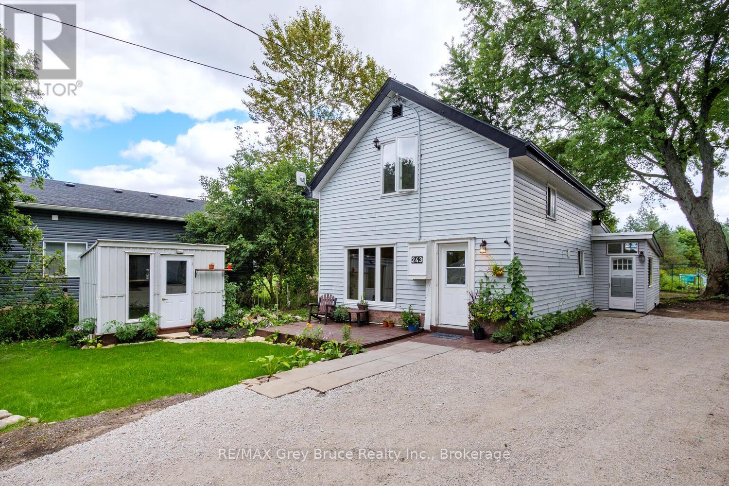 243 Queen St W, South Bruce Peninsula, ON N0H 1P0