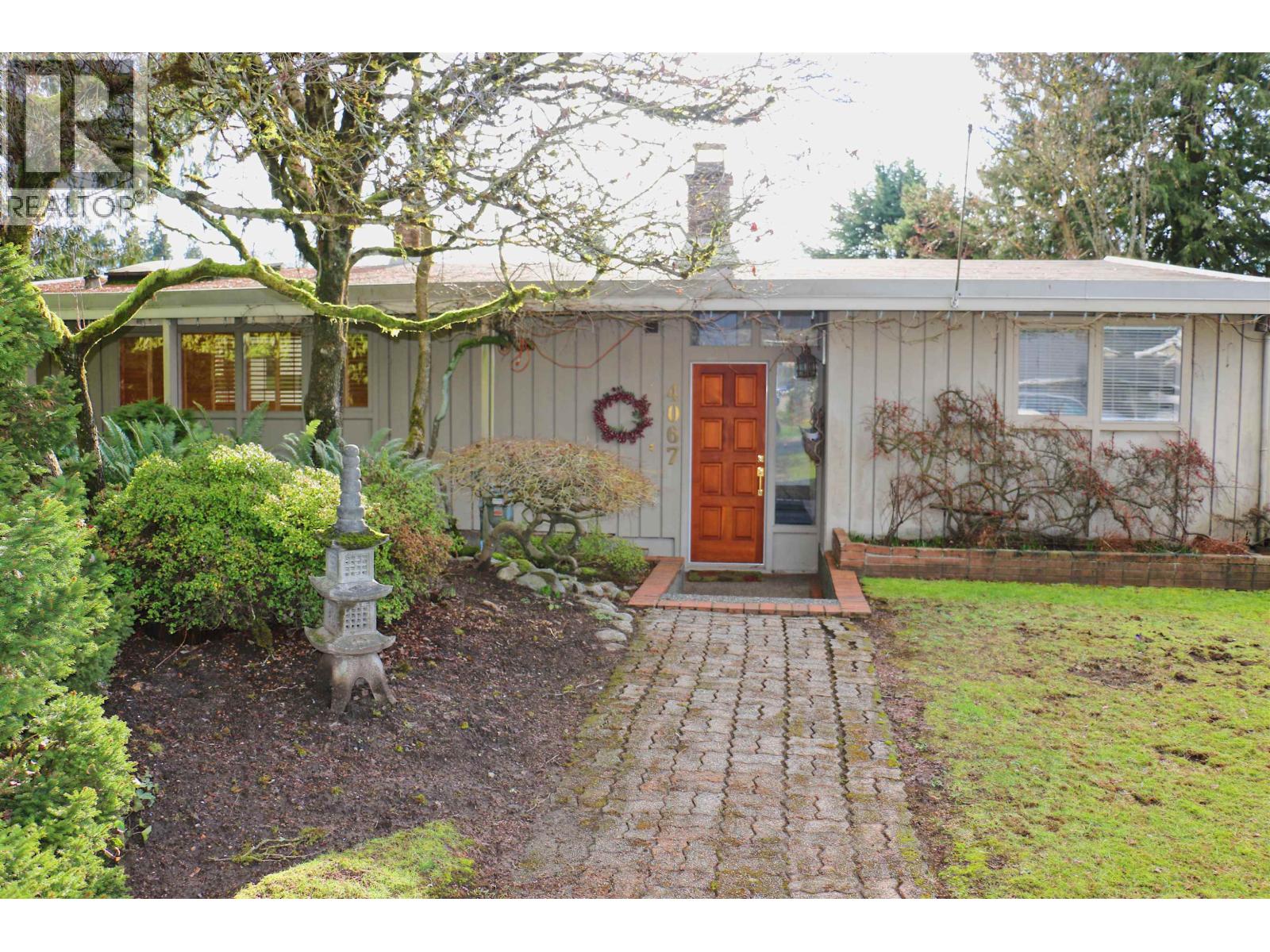 4067 Sunnycrest Dr, North Vancouver, BC V7R 3E3