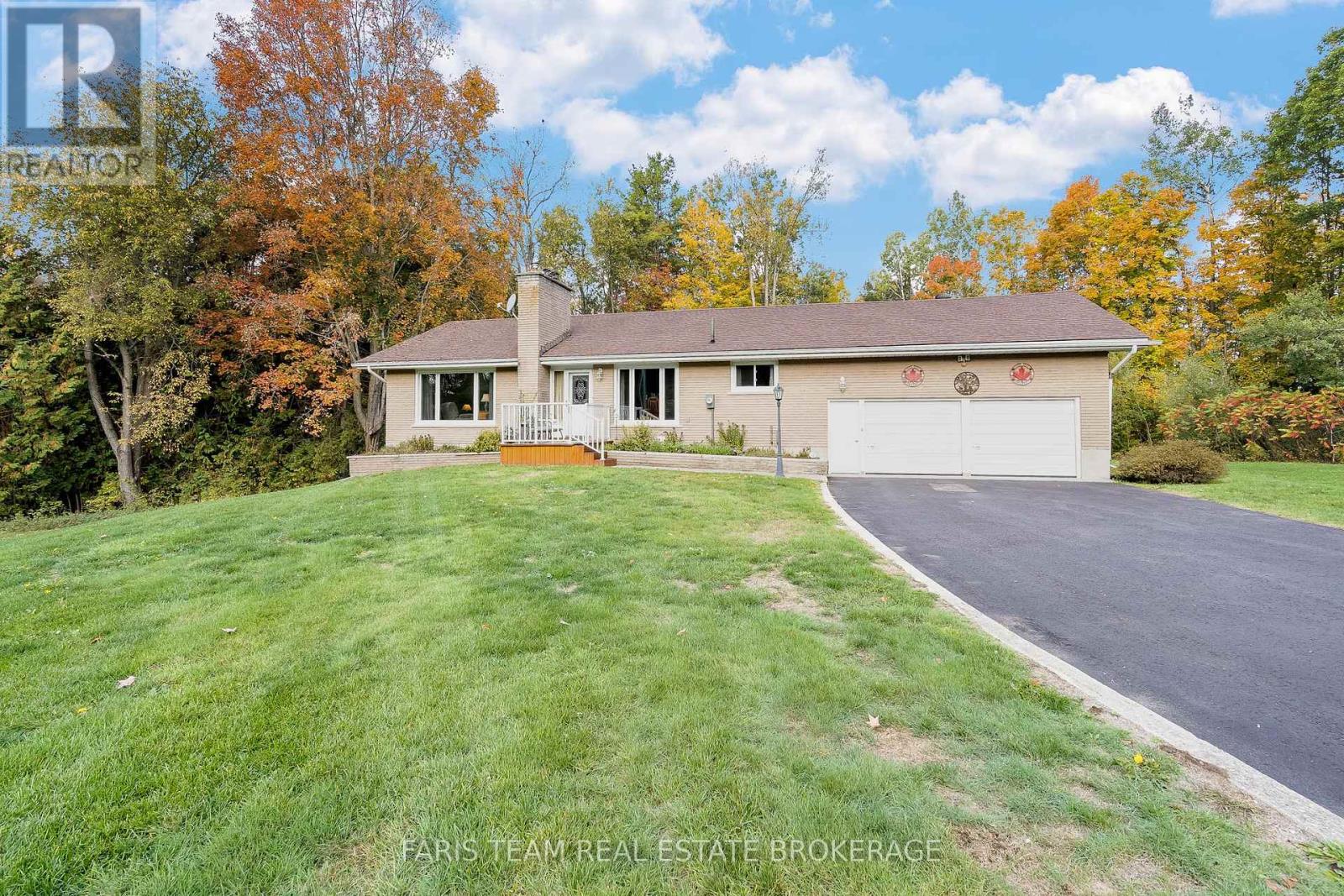 2826 Horseshoe Valley Rd W, Springwater, ON L0L 2K0