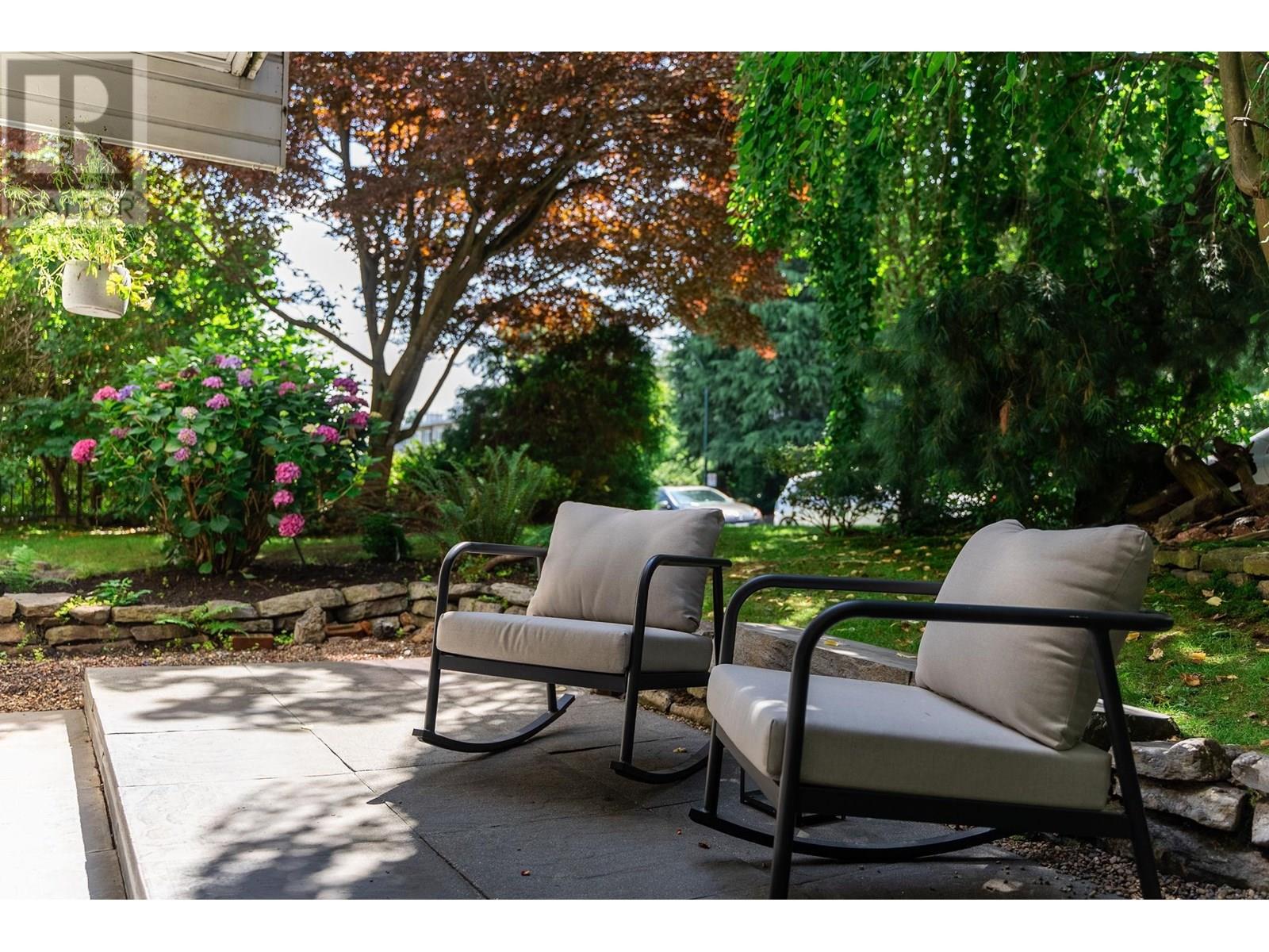 2125 W 2nd Avenue Unit 209, Vancouver, BC V6K 1H7