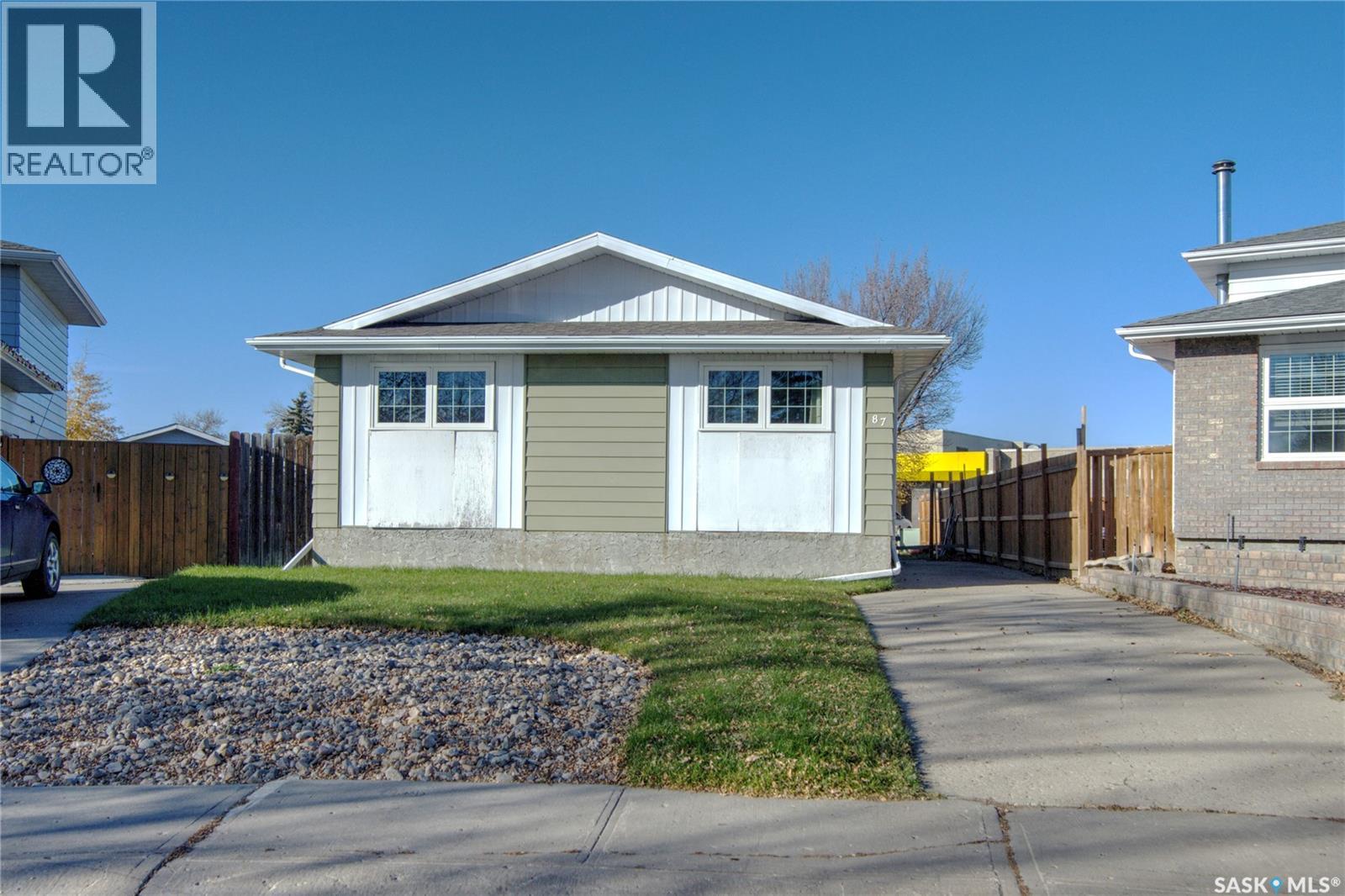 87 Carter Cres, Regina, SK S4X 2C8