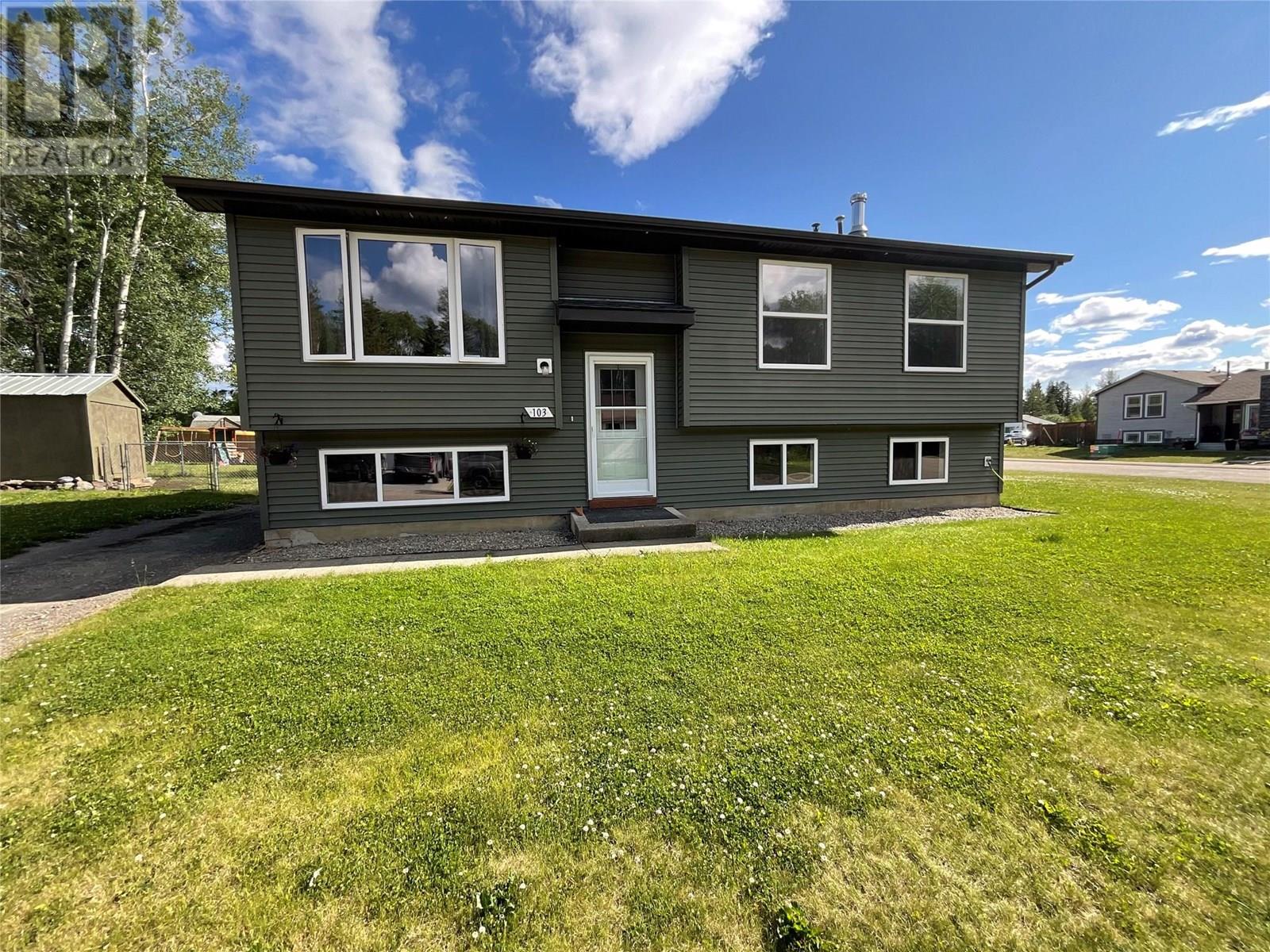103 Hambrook Ln, Tumbler Ridge, BC V0C 2W0