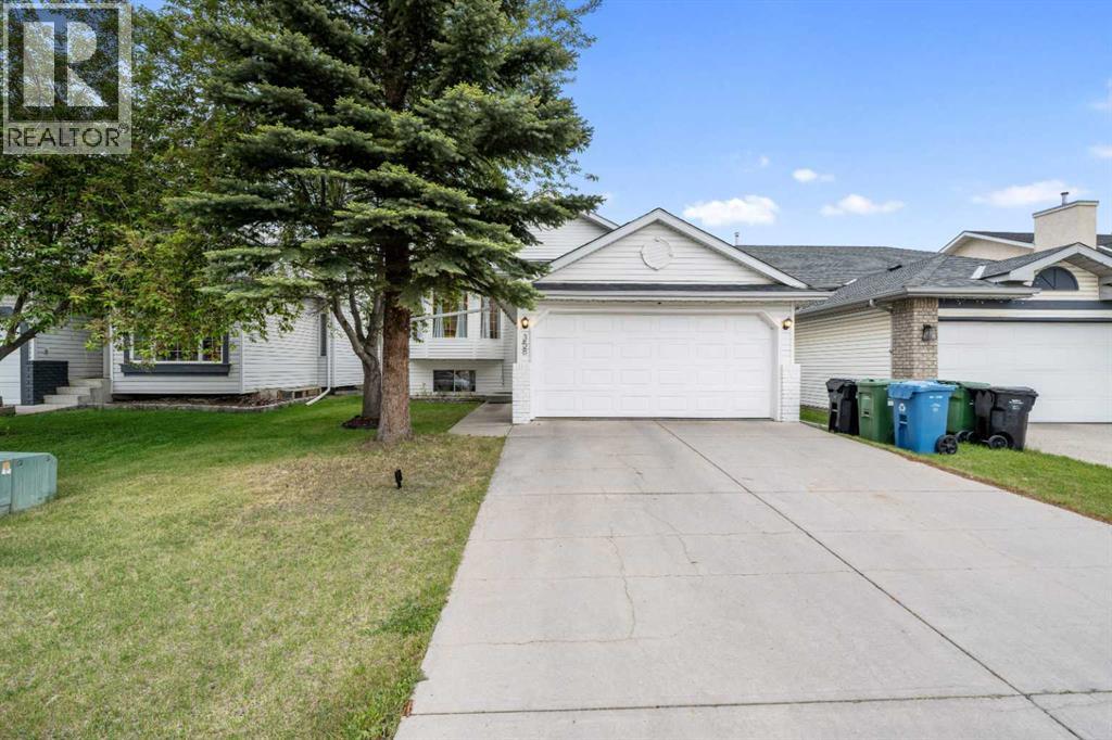 358 Hawkstone Dr NW, Calgary, AB T3G 3T7