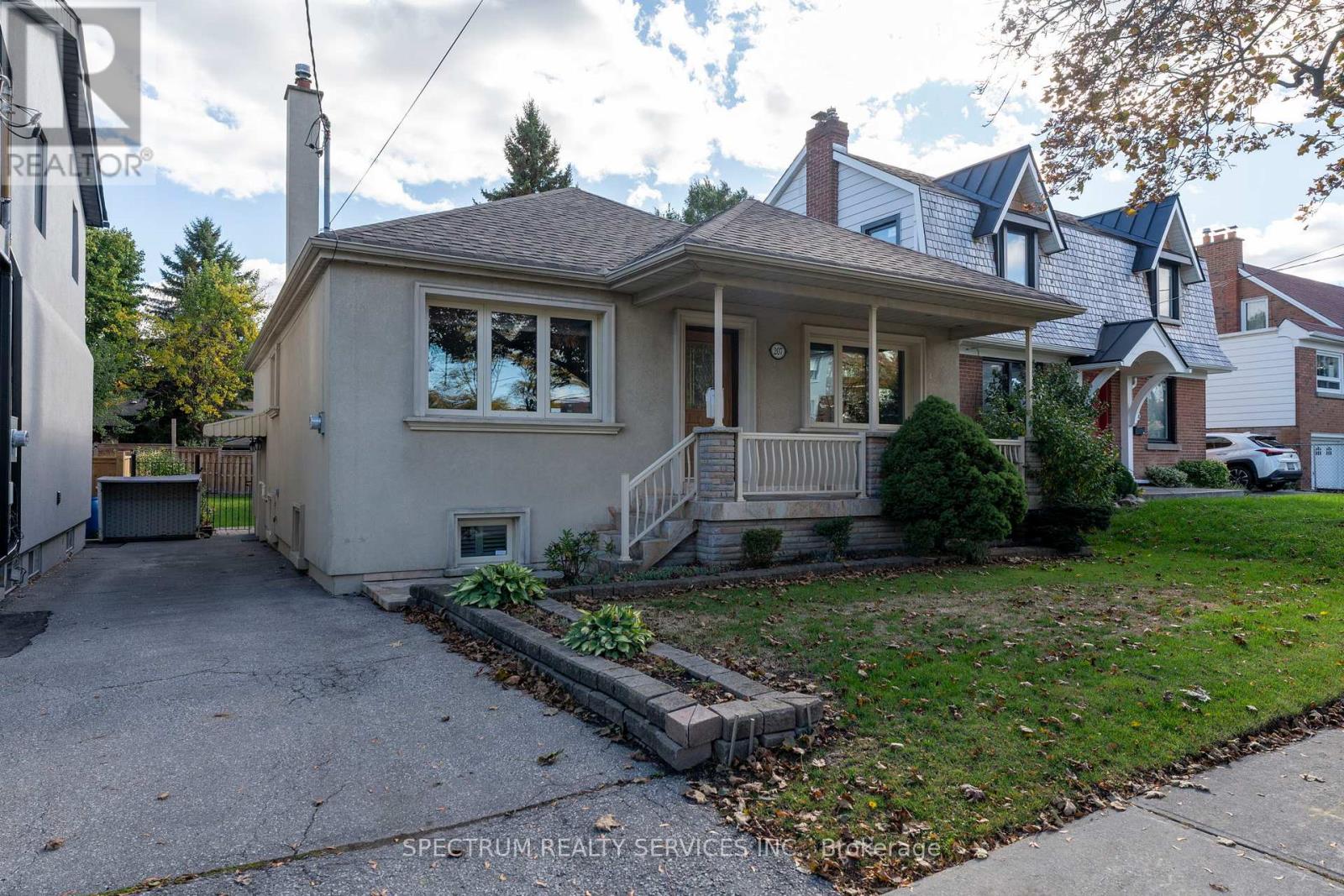 207 Church St, Toronto, ON M9N 1N9