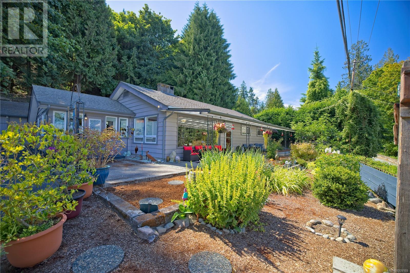 185 Charlesworth Rd, Salt Spring, BC V8K 2J7