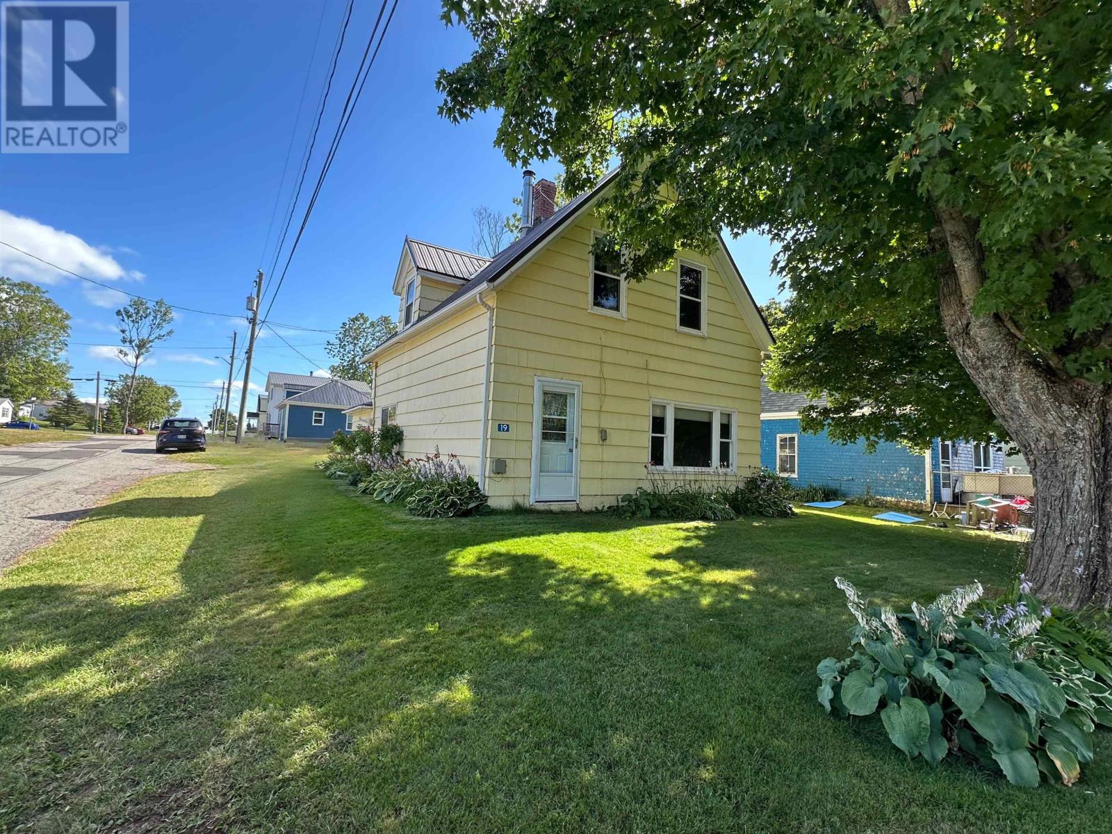 19 High St, Souris, PE C0A 2B0