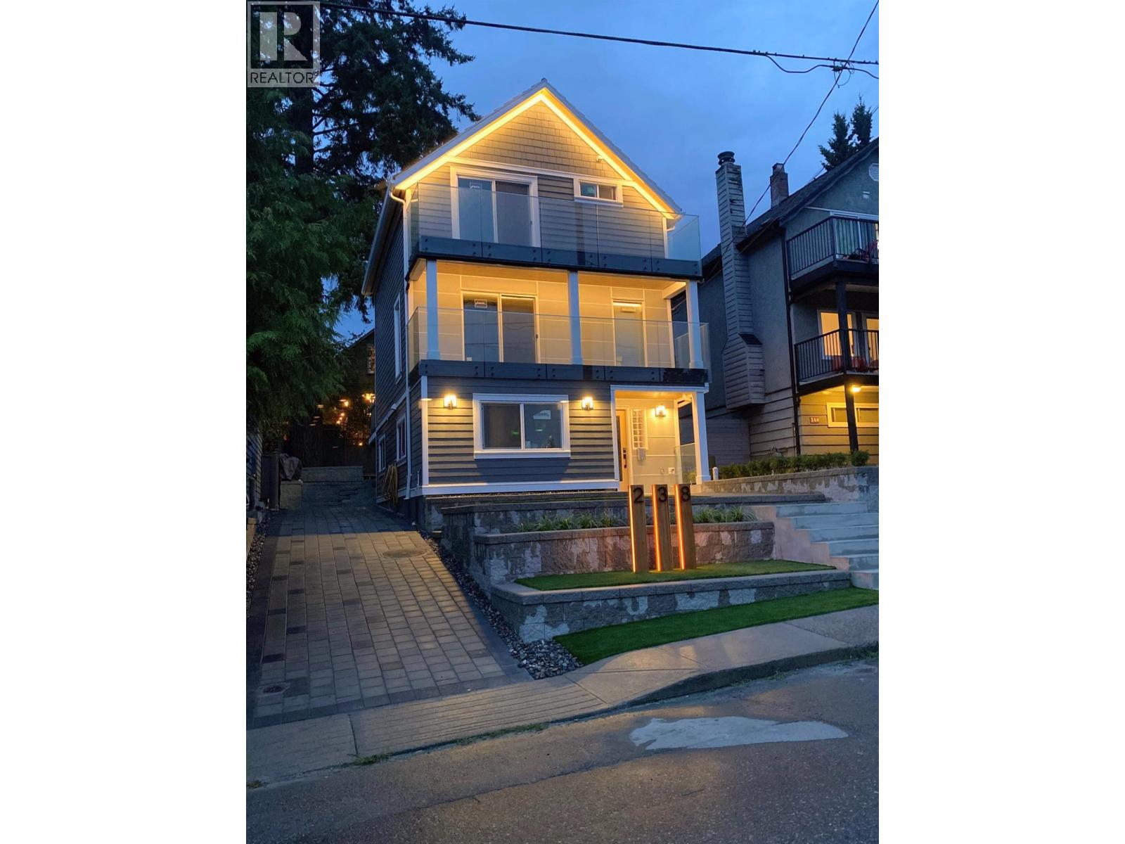 238 E 28th St, North Vancouver, BC V7N 1C2