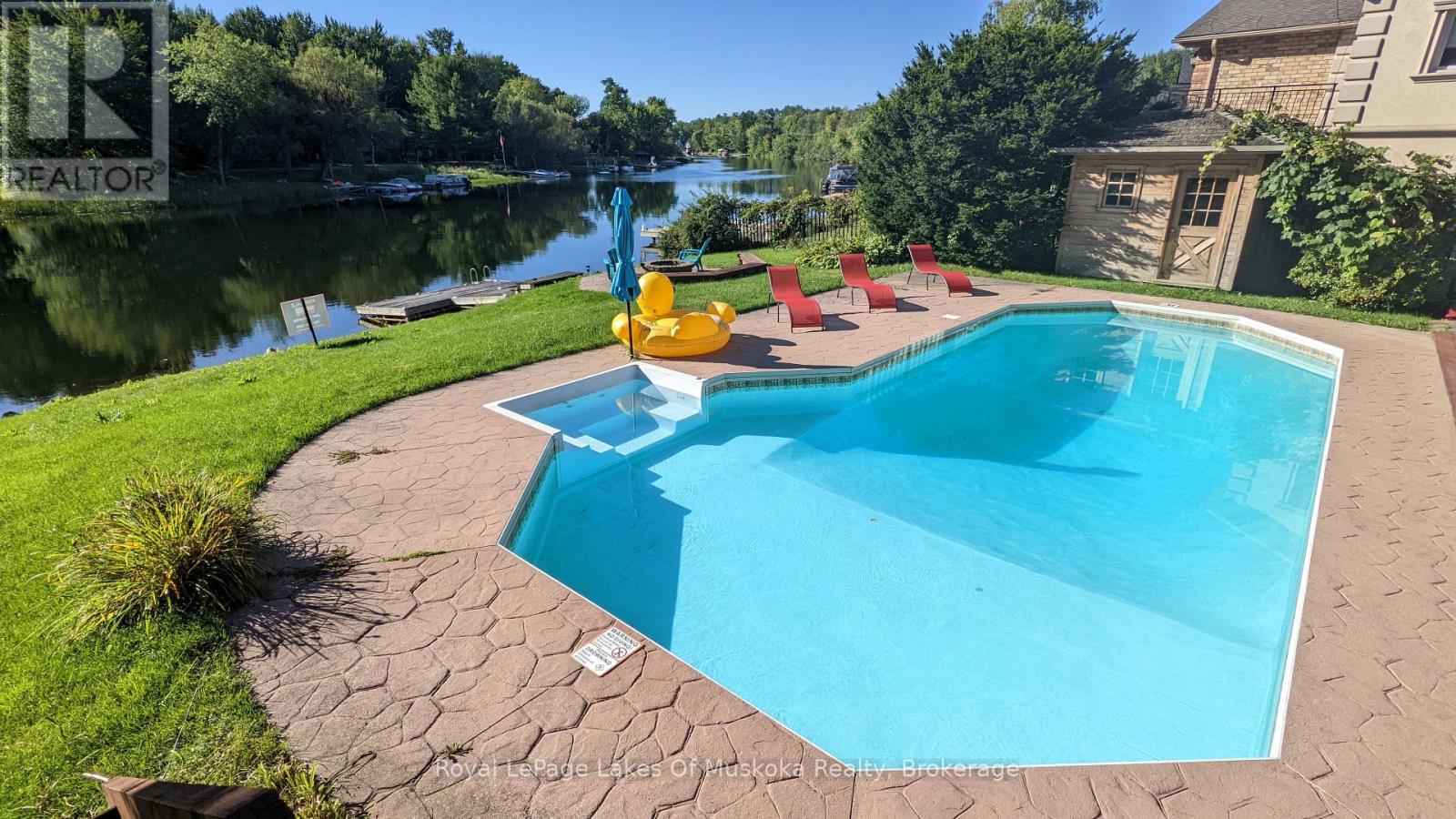 1815 Peninsula Point Rd, Severn, ON P0E 1N0
