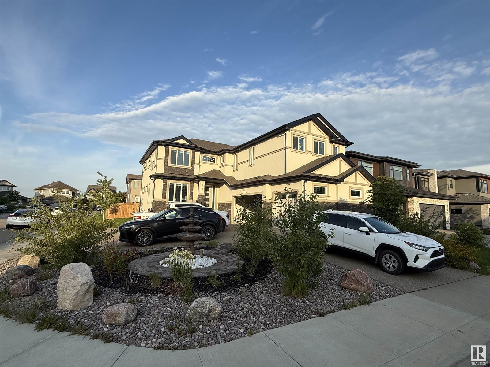 180 St Sw Unit 707, Edmonton, AB T6W 2S8