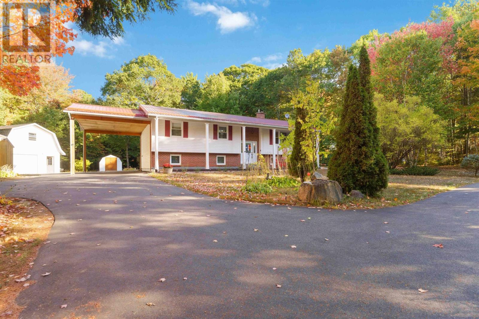 389 Hall Rd, South Greenwood, NS B0P 1R0